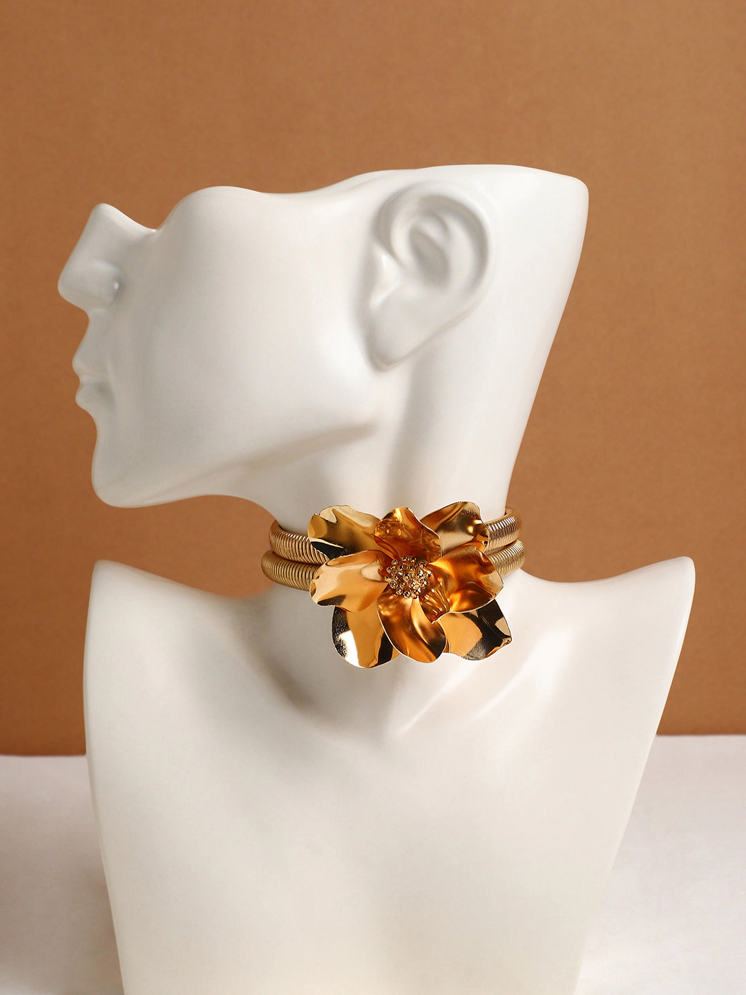 SOHI Women's The Poppy Choker Necklace - California Gold