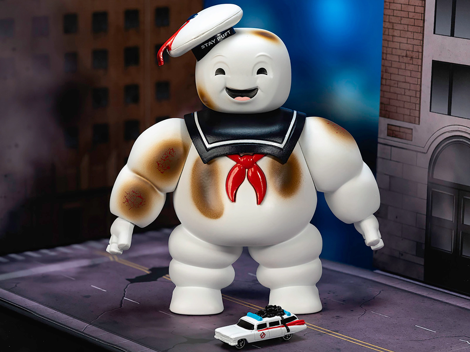 Jada "Ghostbusters" 6" Stay Puft Marshmallow Man Figure with Nano Ecto-1 Car Diorama Set "Ghostbusters" (1984)