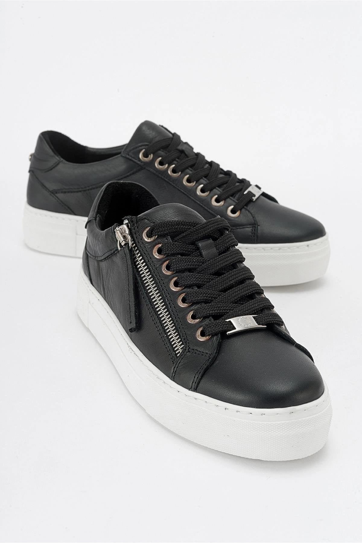 Forever & Always Womens Beryl Leather Zip Sneaker