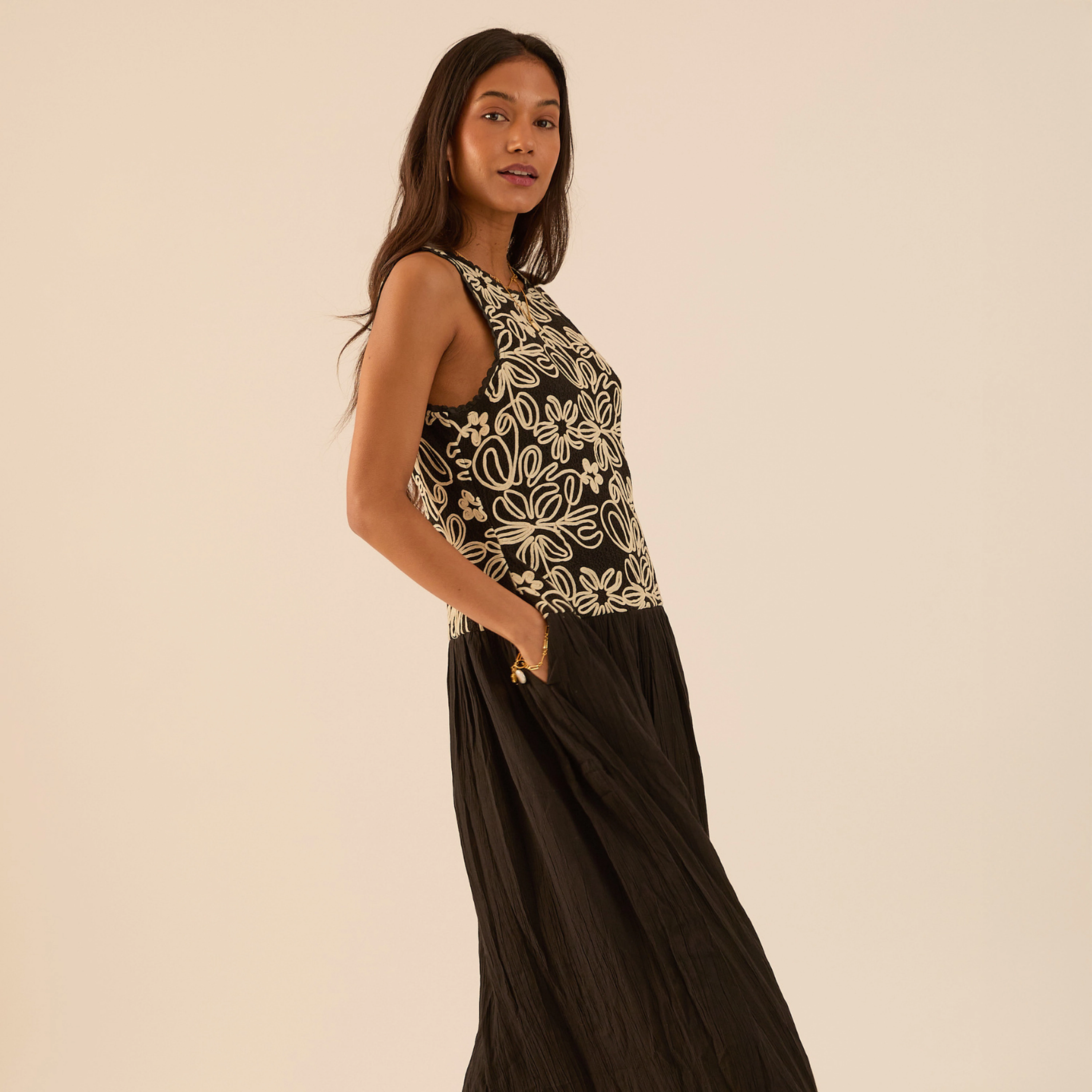 Rose & Nancy Women's Rhea Black Lace Mix Sleeveless Dress