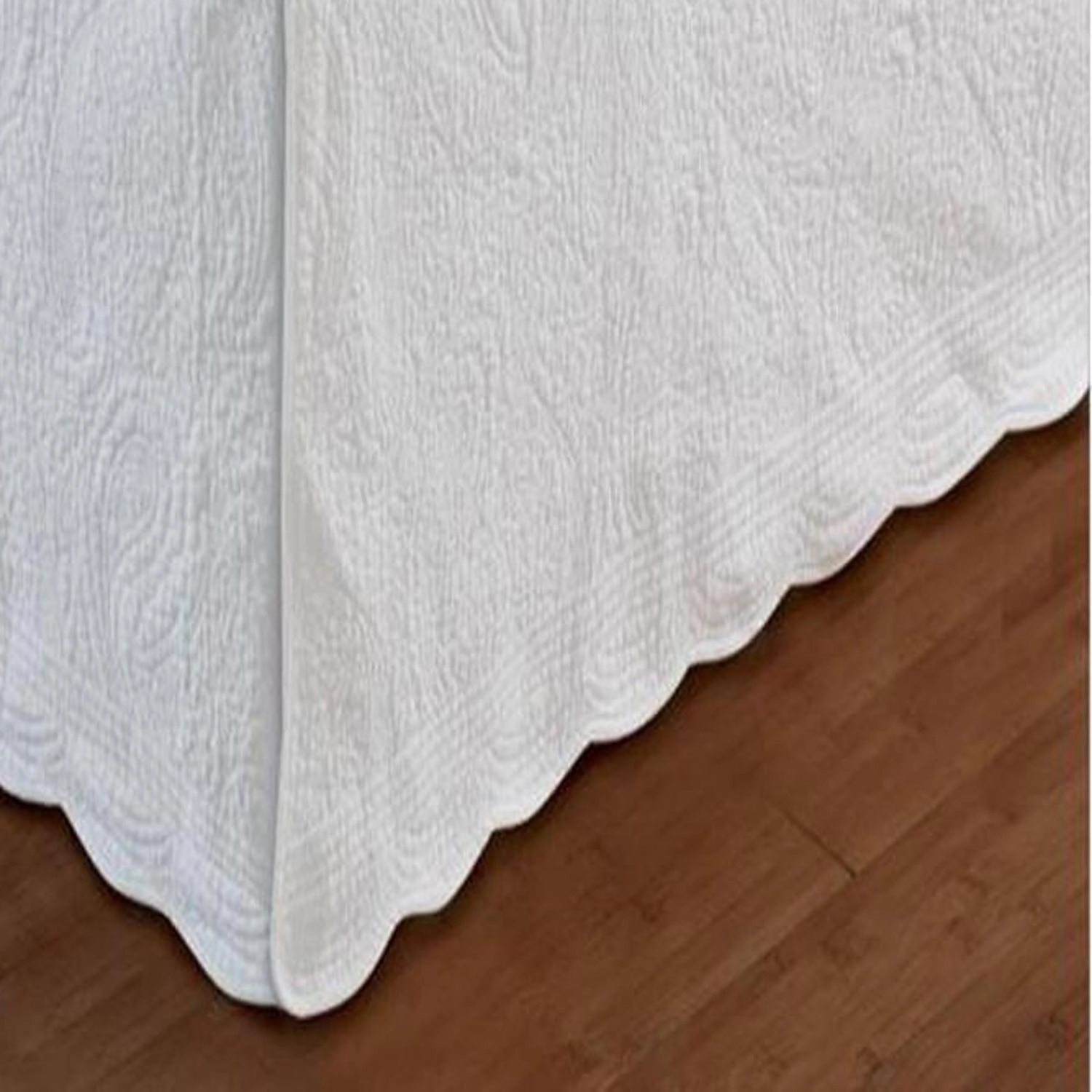 Greenland Home Fashion Paisley Quilted Bed Skirt 18" - Full 54x75", White
