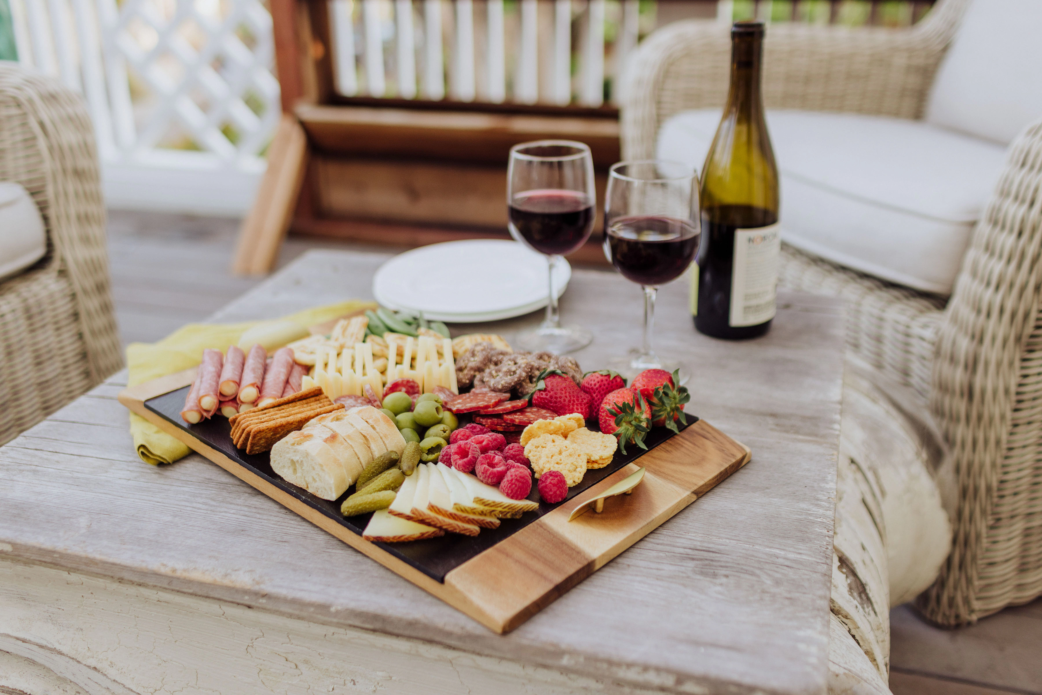 TOSCANA Covina Acacia and Slate Serving Tray