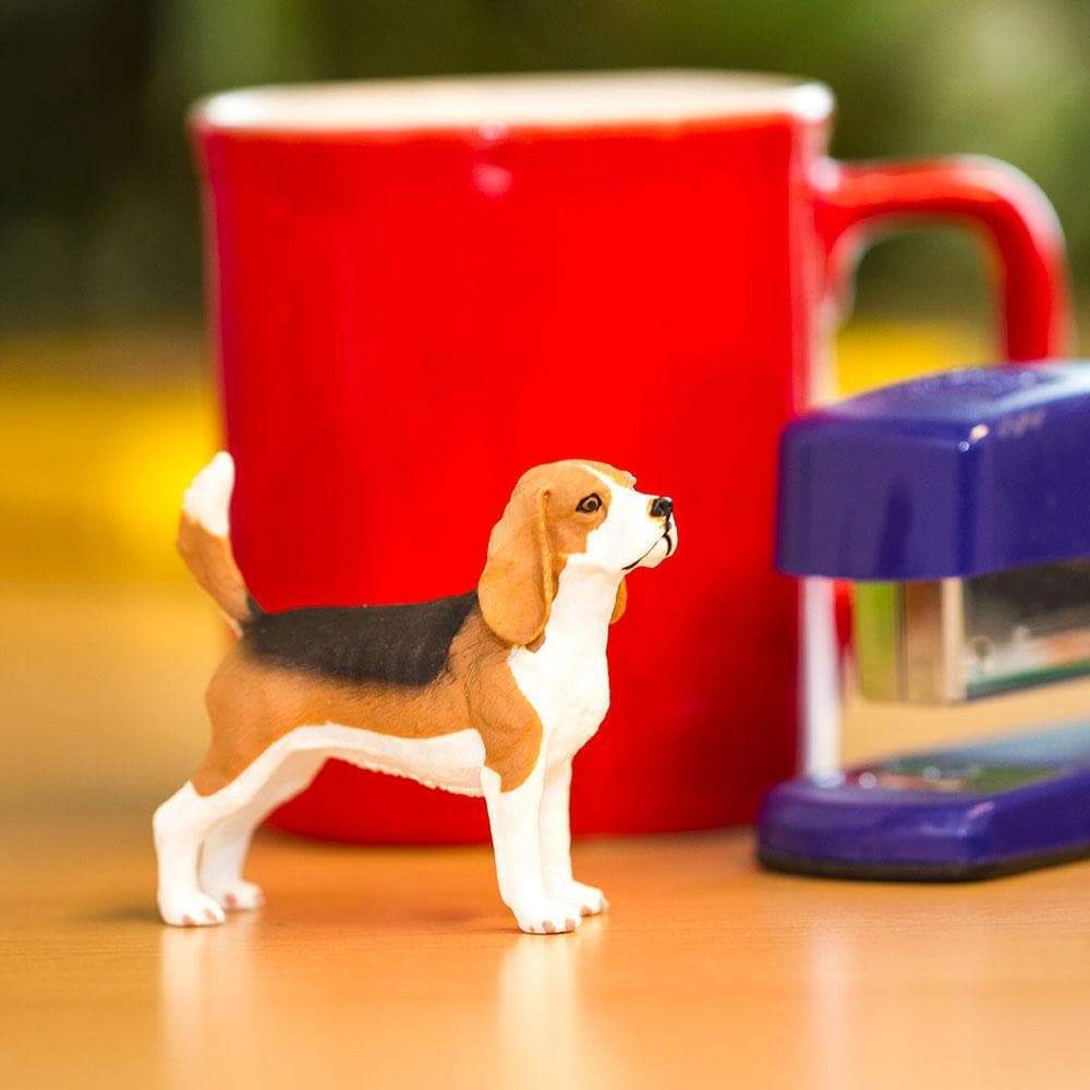 Safari Ltd. - Beagle Kids Toy Figure
