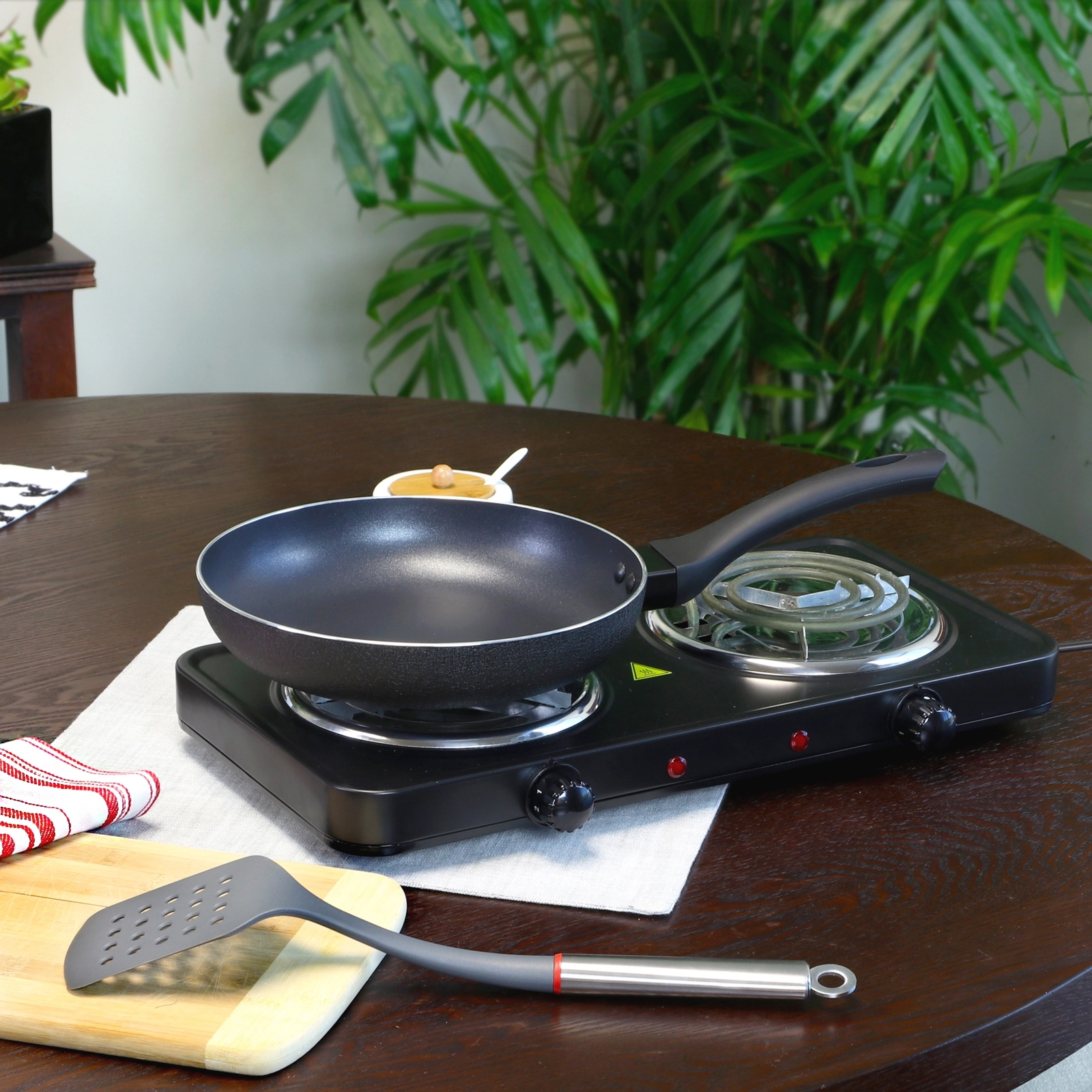 Oster Ashford 9.5 inch Aluminum Frying Pan in Black