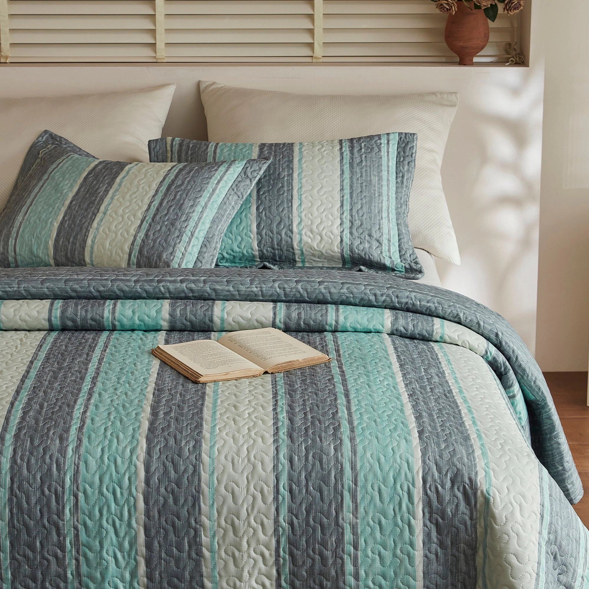 MarCielo 3 Pieces Modern Striped Quilt Bedspread Set,Lightweight Coverlet