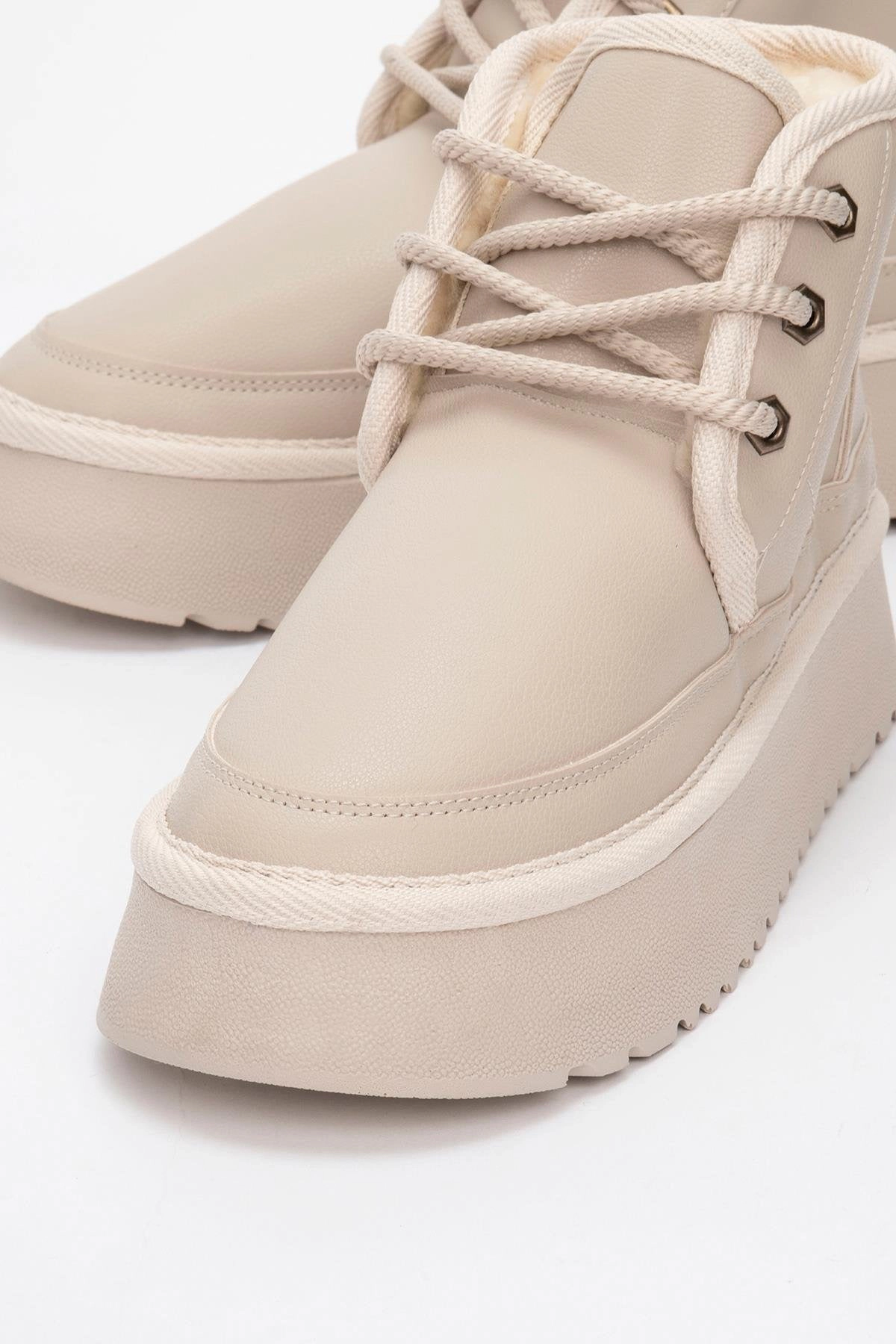 Prologue Shoes Womens Ovela Chunky Boot