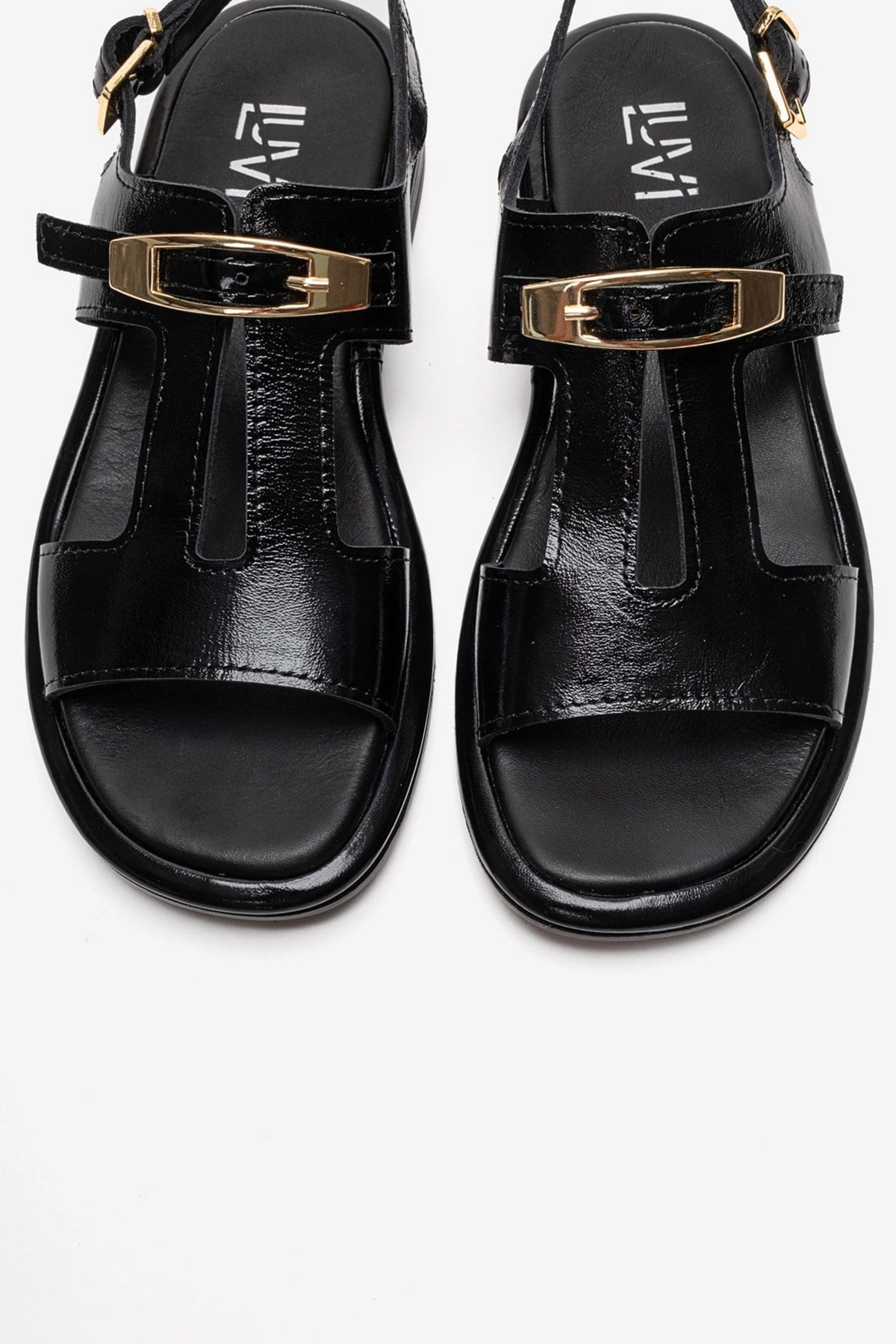 Forever & Always Womens Auren Leather Buckle Sandals