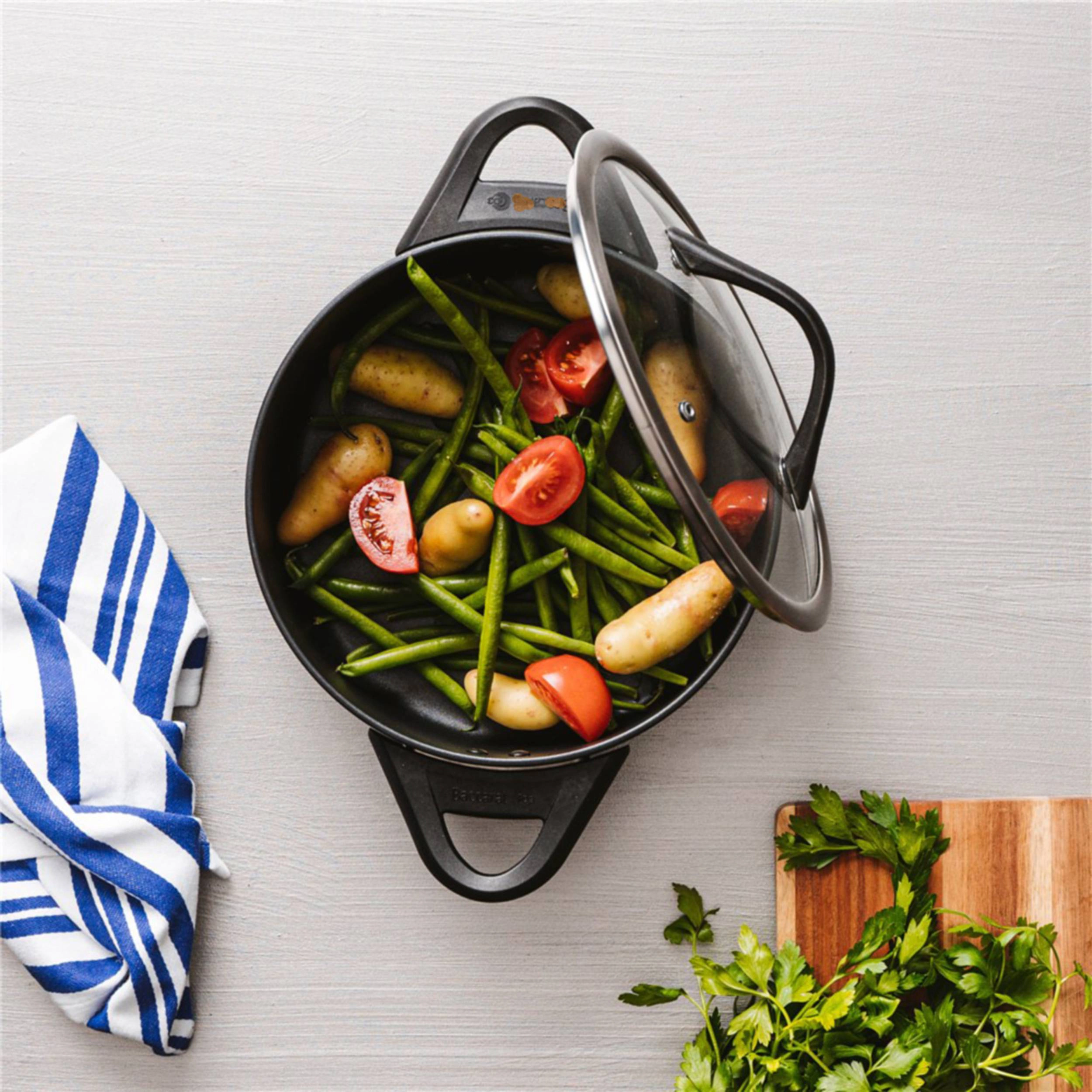 Cuisine::pro® iD3® Casserole With Lid 9.5"