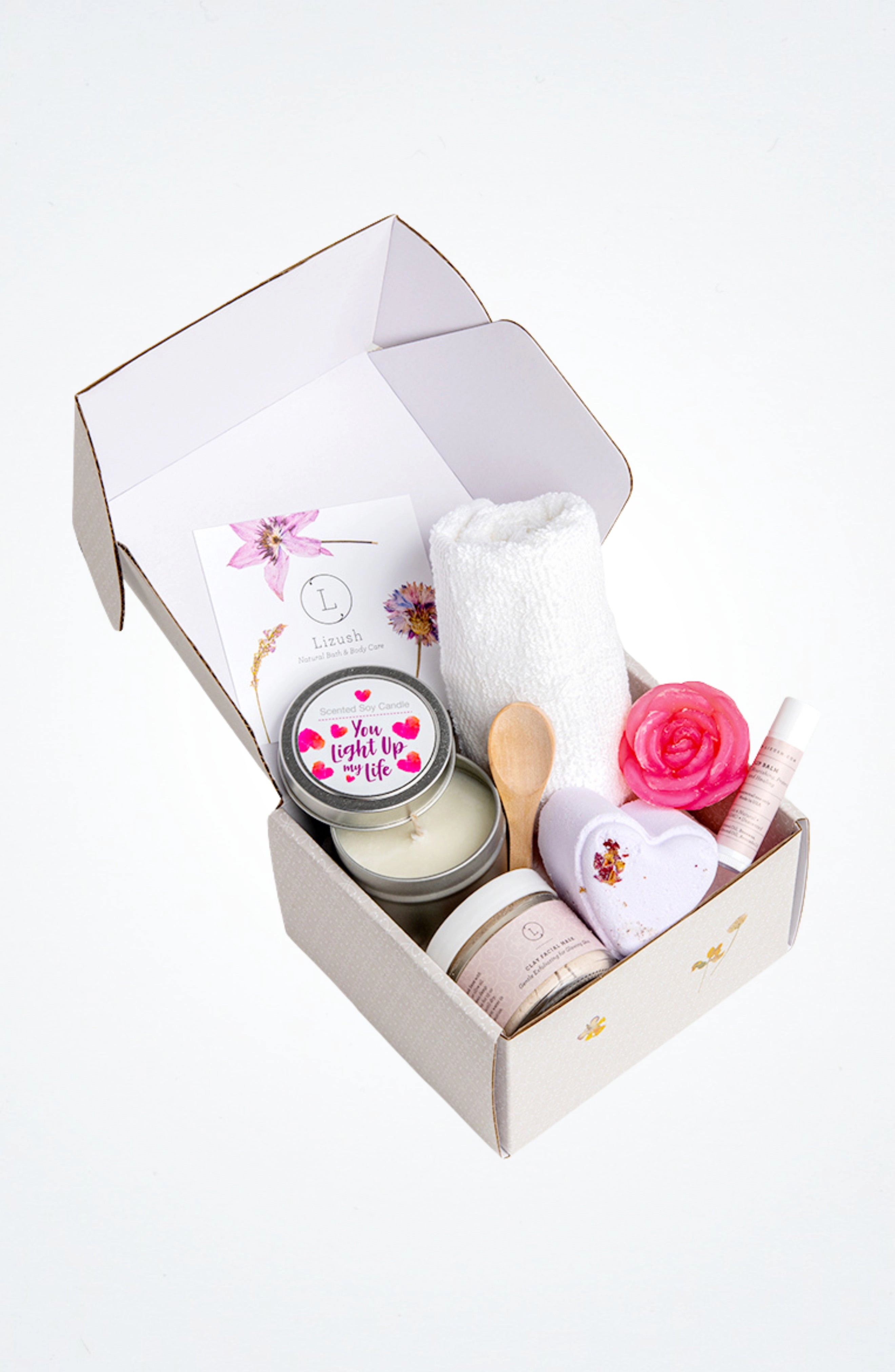 Lizush  Lavender LOVE Gift Box - Natural Spa Bath and Body Set