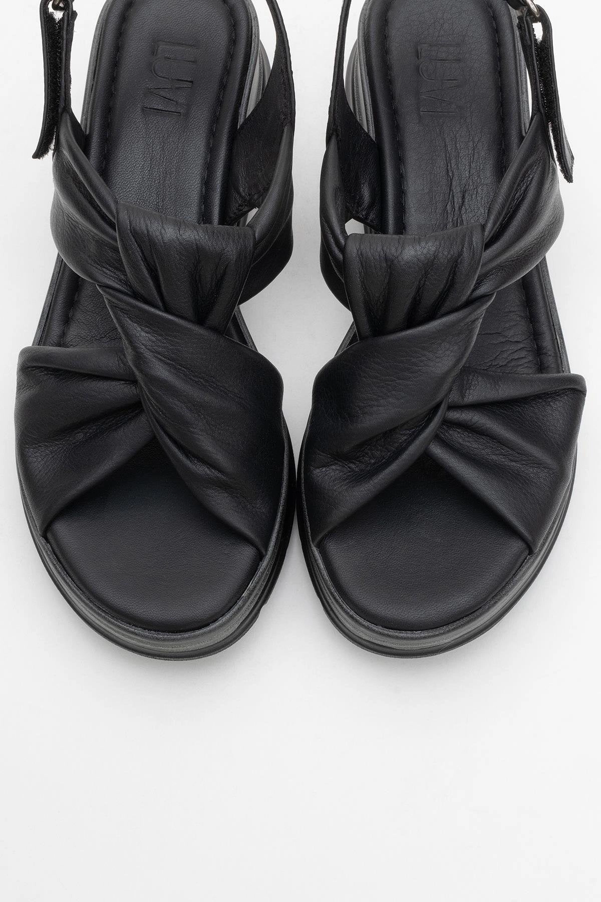 Forever & Always Womens Oara Leather Sandals