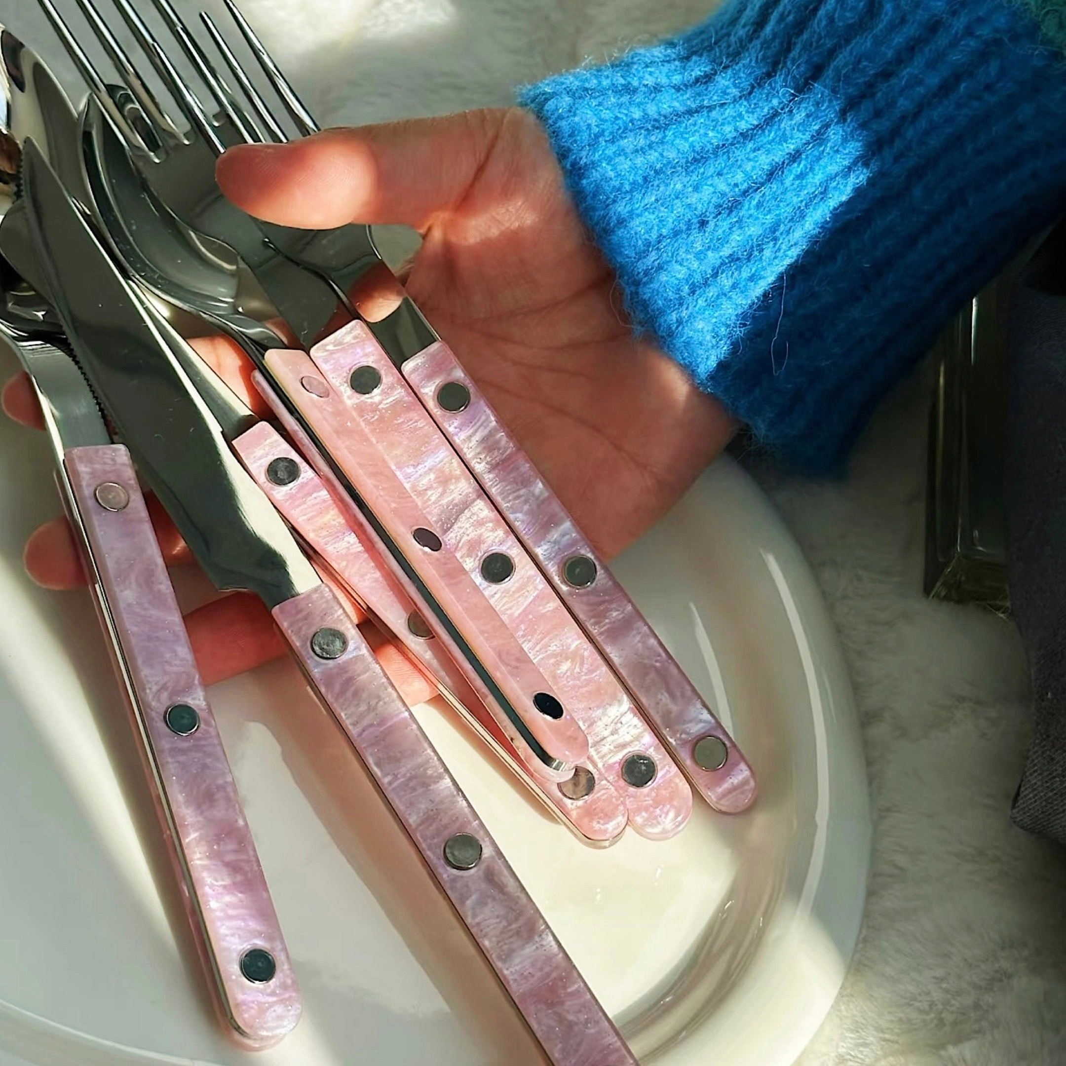 Inspecial Home Modern Pink Salt Lake Flatware Set of 10