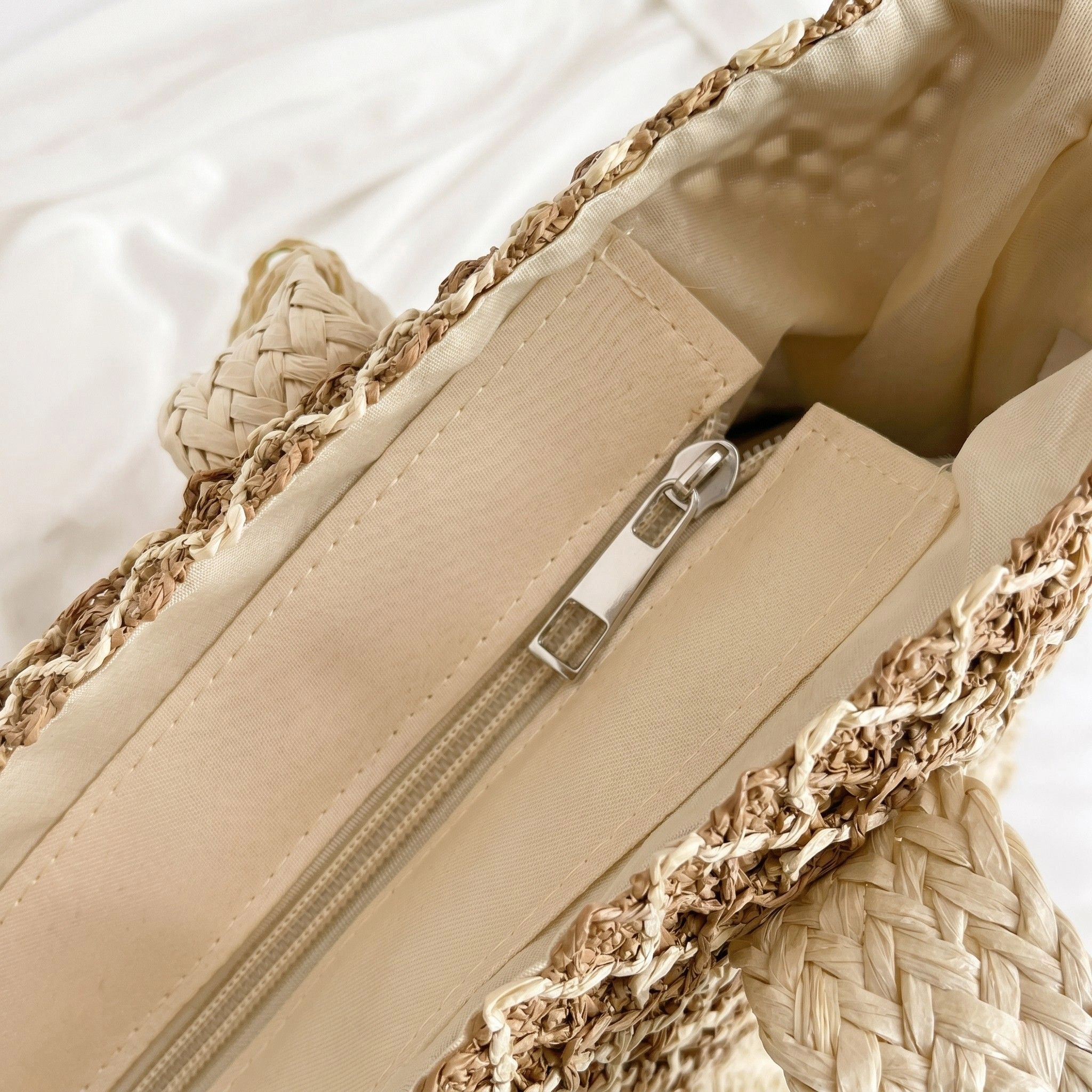 Alilang Women's Woven Straw Tote Bag with Zip Closure Shoulder Straps and Tassel Accent, Natural Khaki