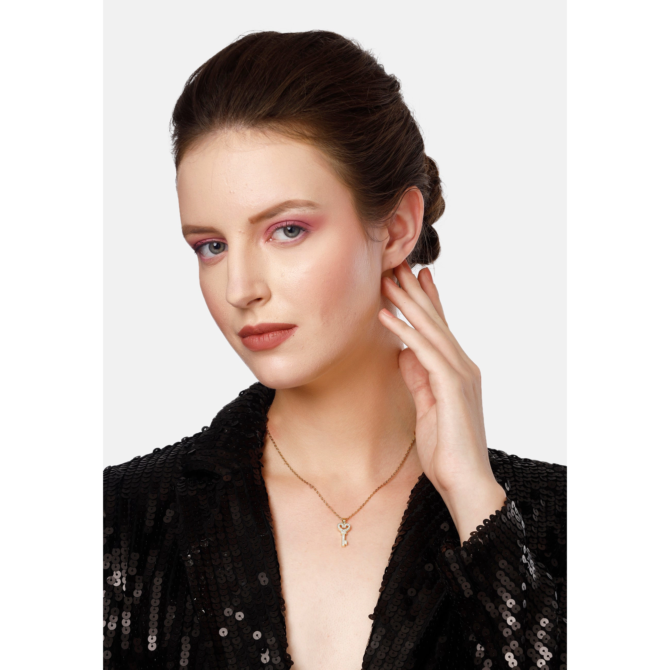 AGP PARIS Womens Diva Gleaming Heart Key Pendant 17 Inch Chain Statement Necklace