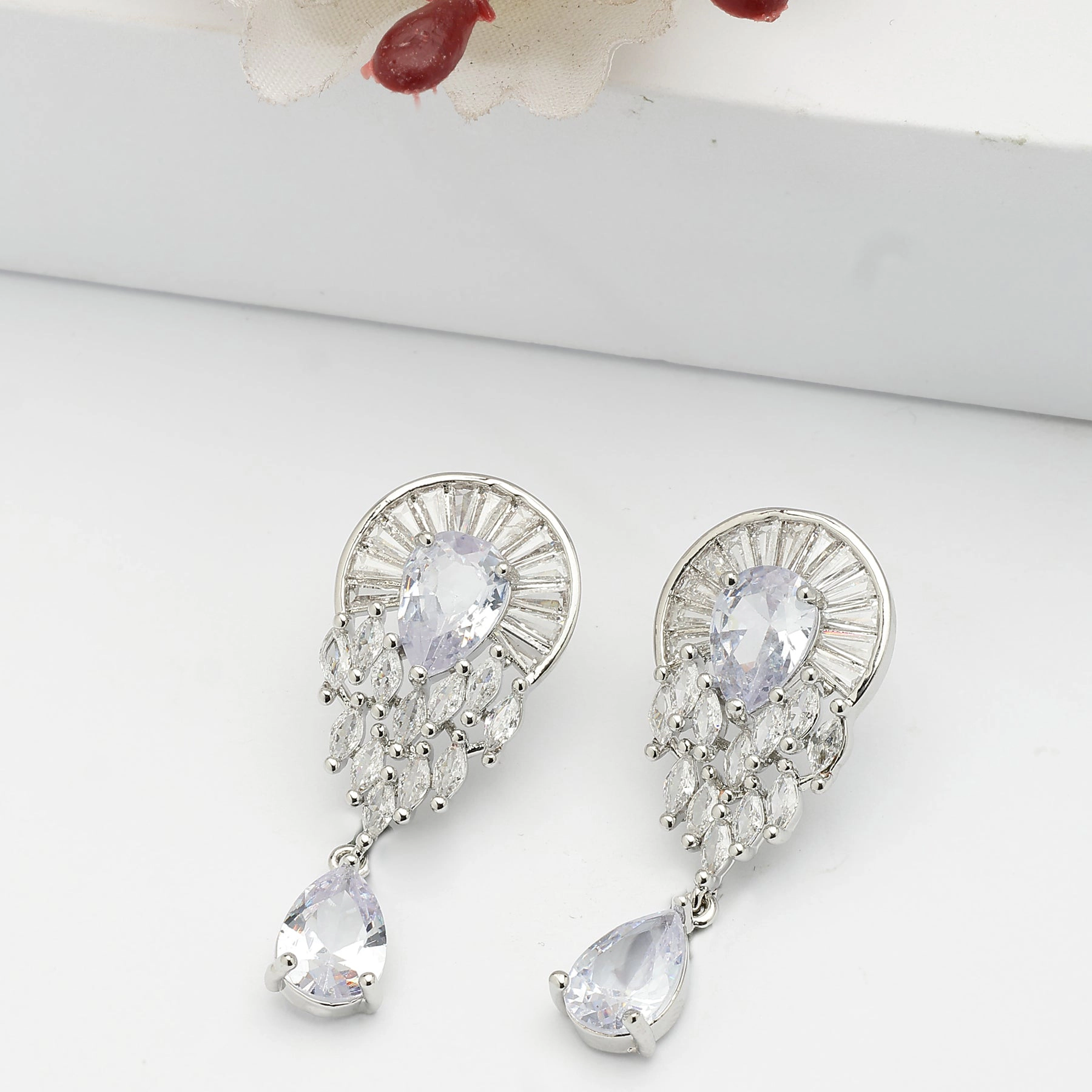 AGP PARIS Womens Sparkling Teardrop Earrings