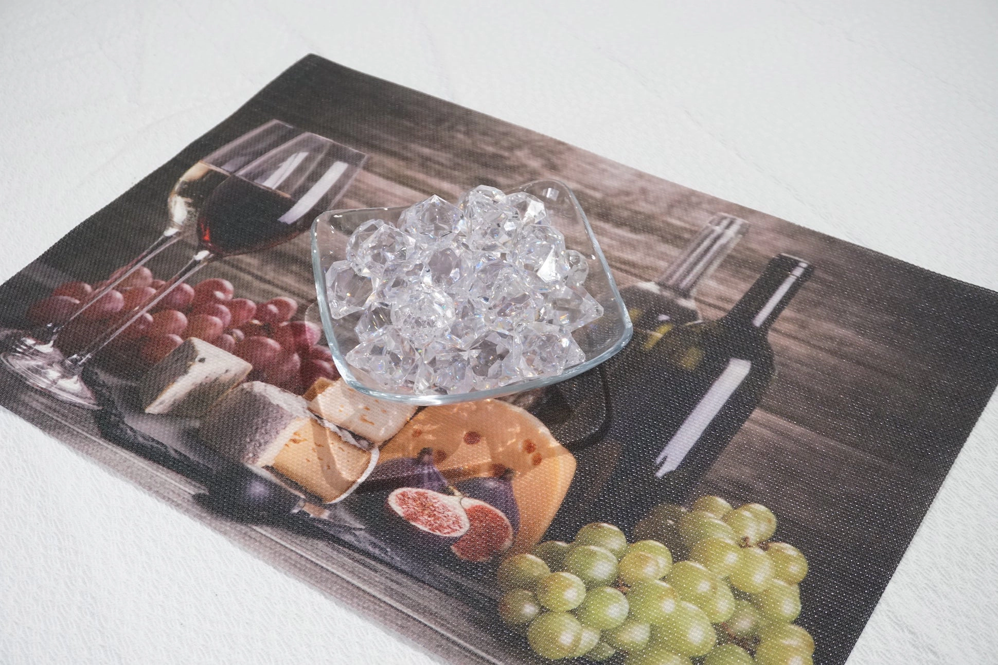 Dainty Home Wine and Grapes Woven Vinyl Reversible Rectangular 12" x 18" Placemat Set of 4