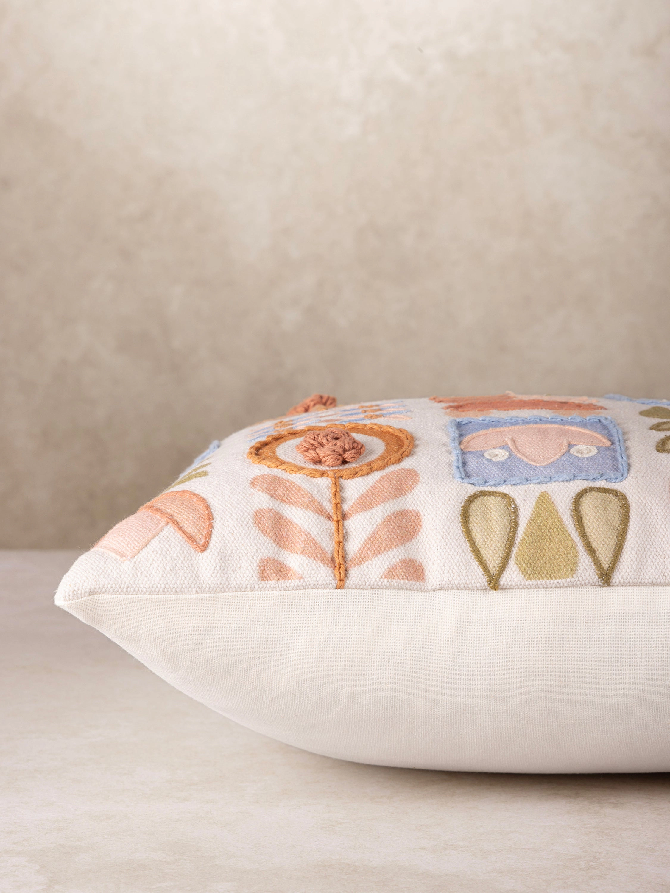 GAURI KOHLI Fontana Throw Pillow 20"x20"