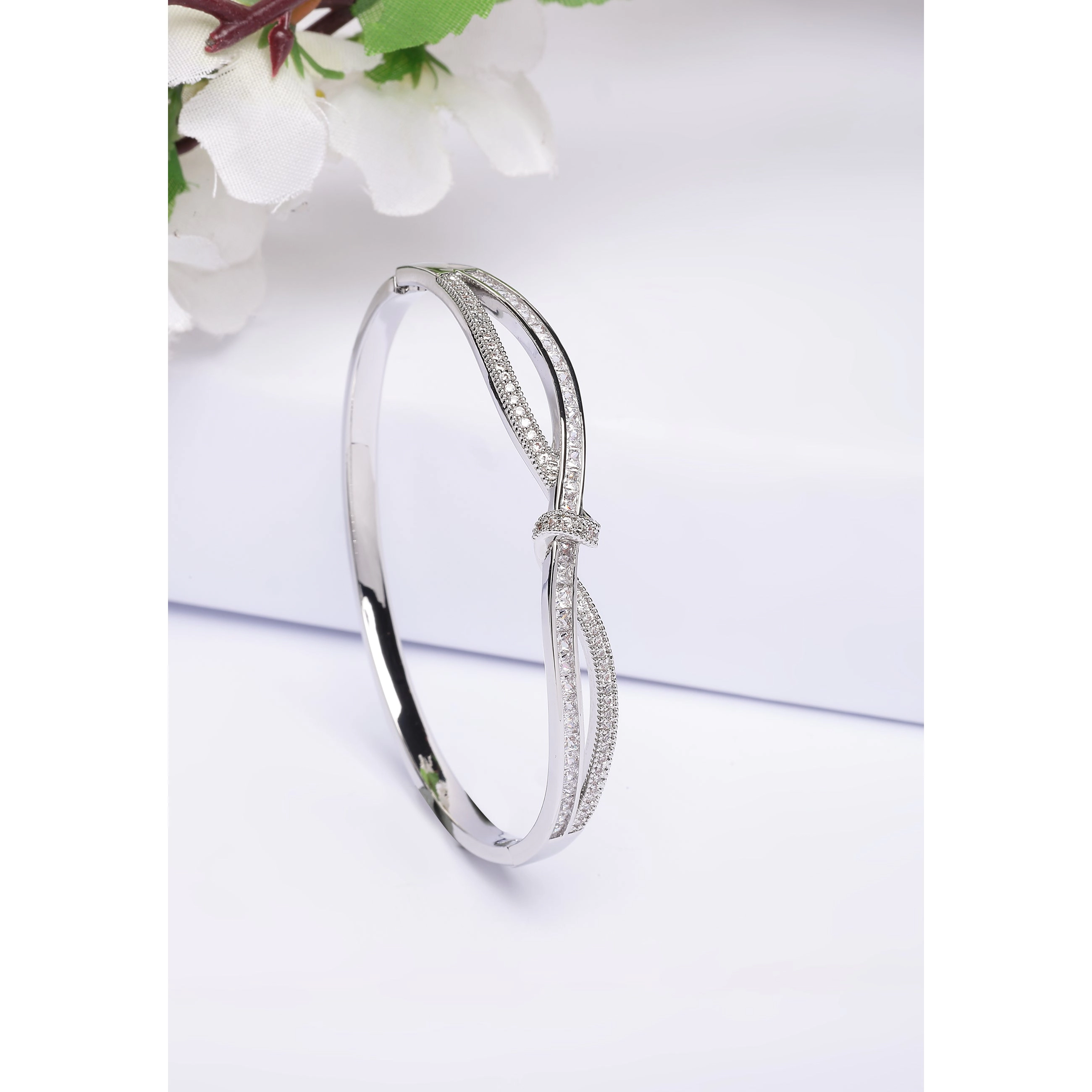 AGP PARIS Womens Diva Knot Bracelet