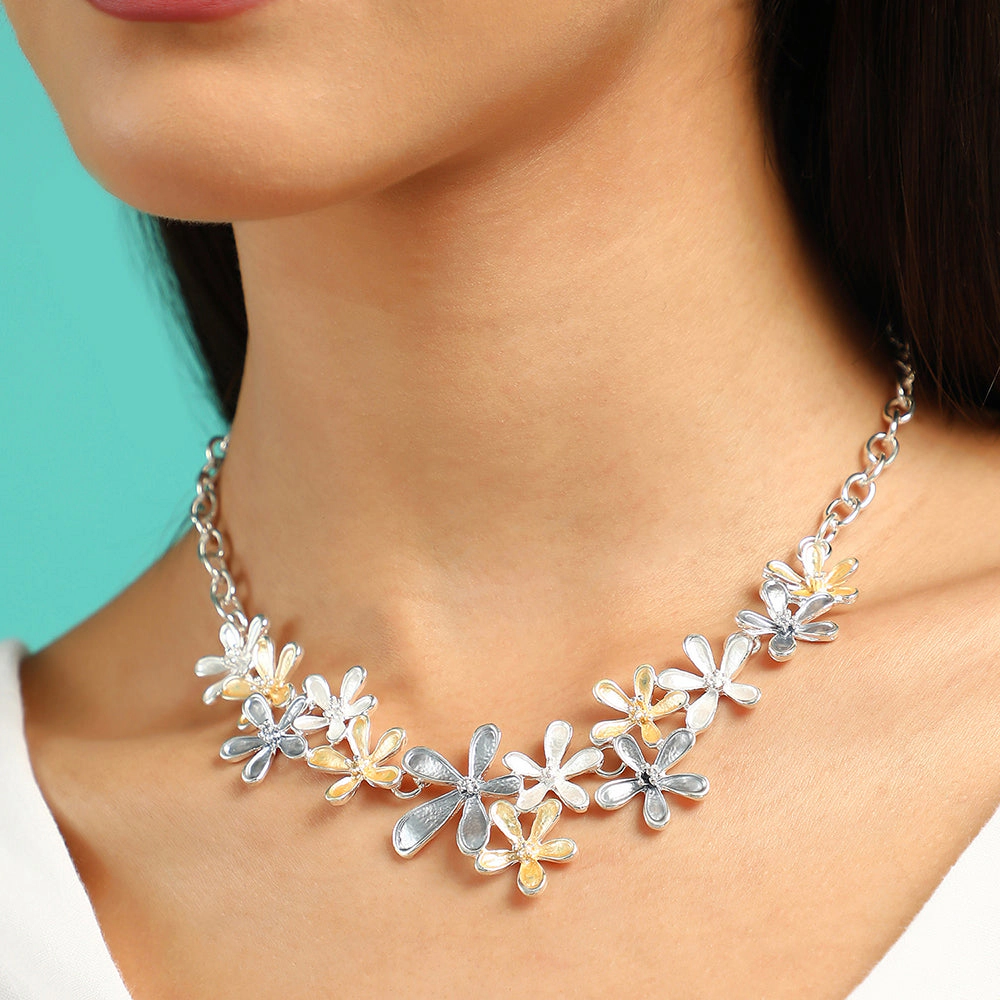 SOHI Women's Champayne Gold:metallic Silver the Daisy Collar Necklace