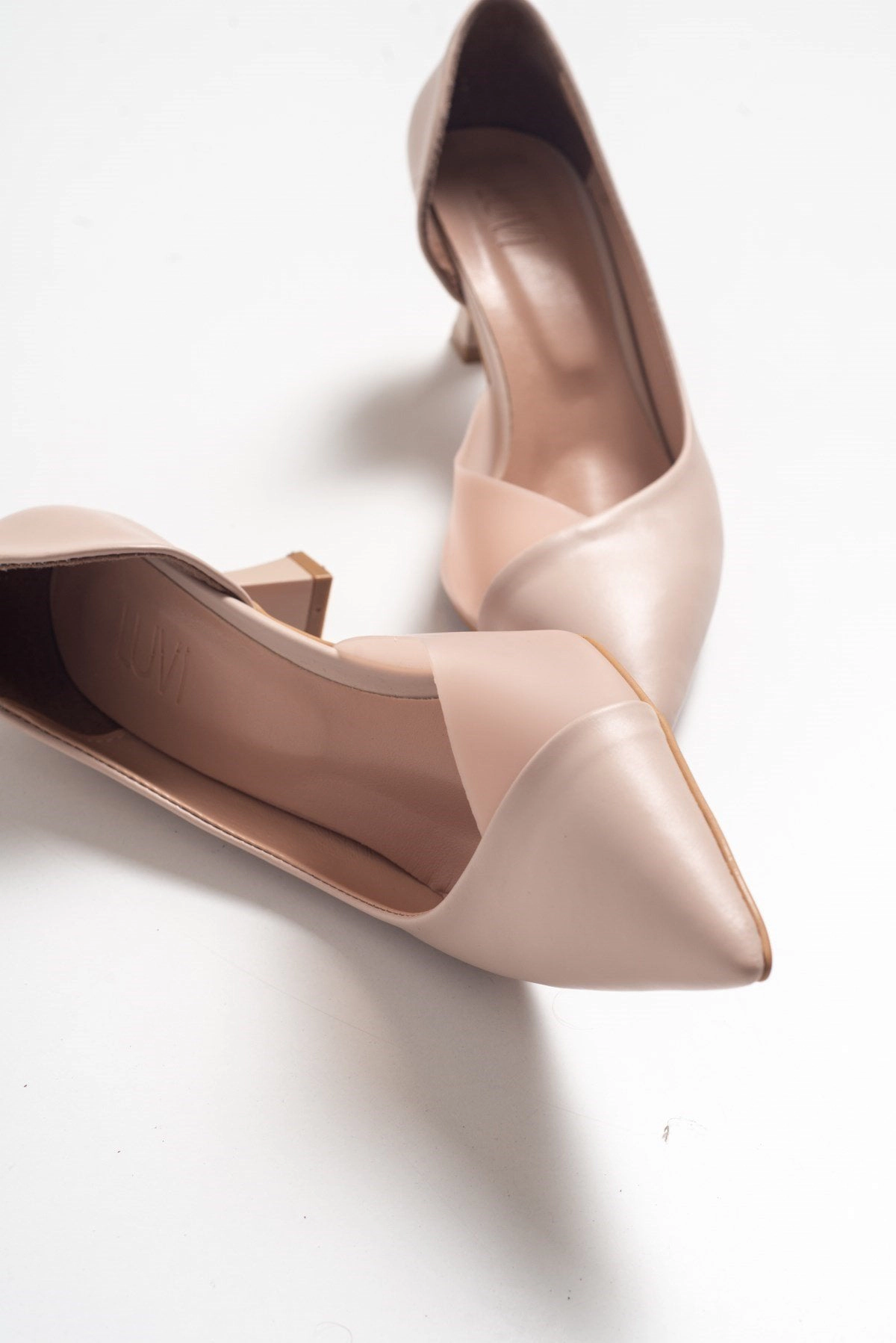 Prologue Shoes Womens Vera Pointed Toe Pump