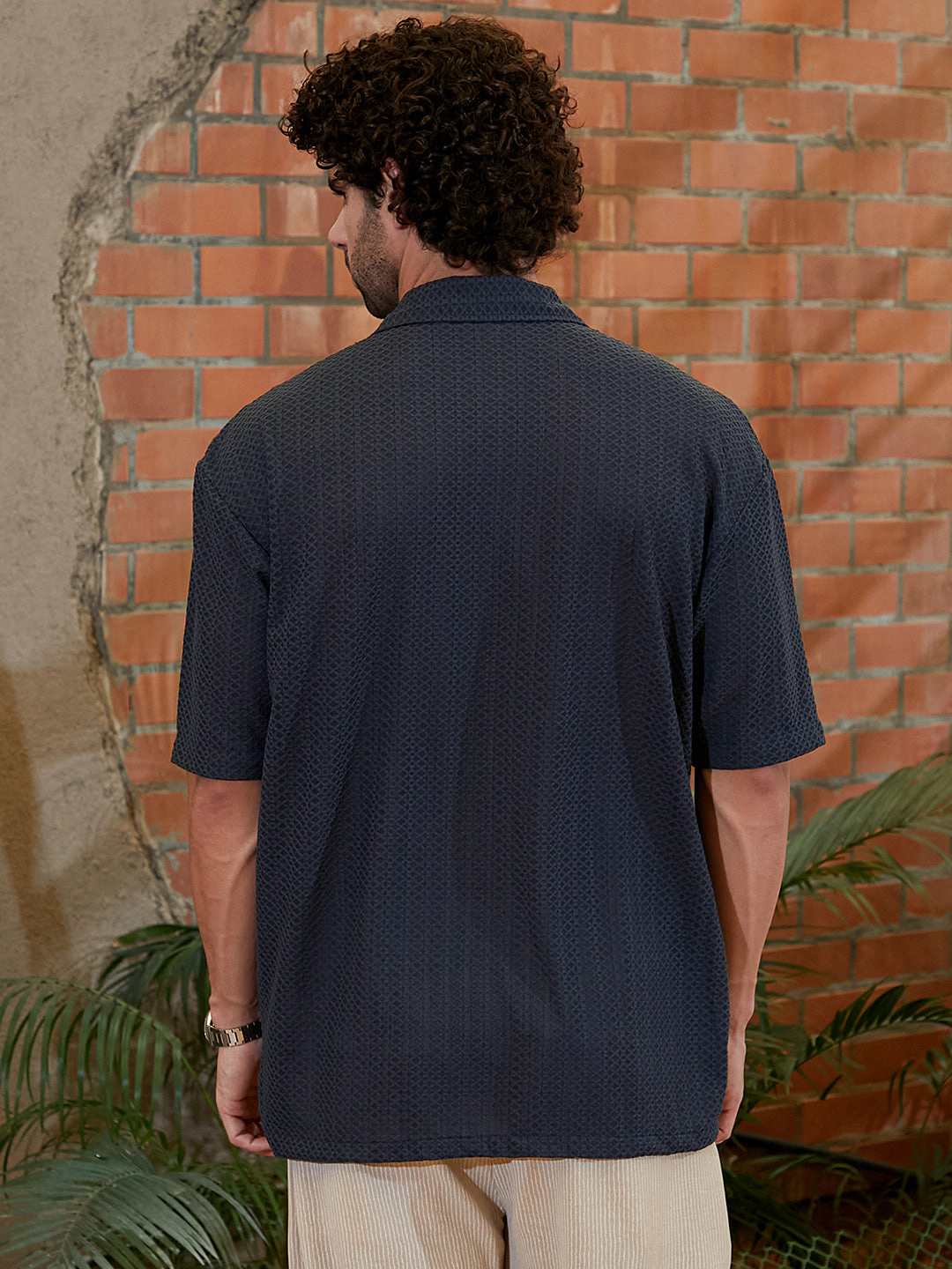Cahoot Men's Zigzag-Helix Resort Oversized Shirt