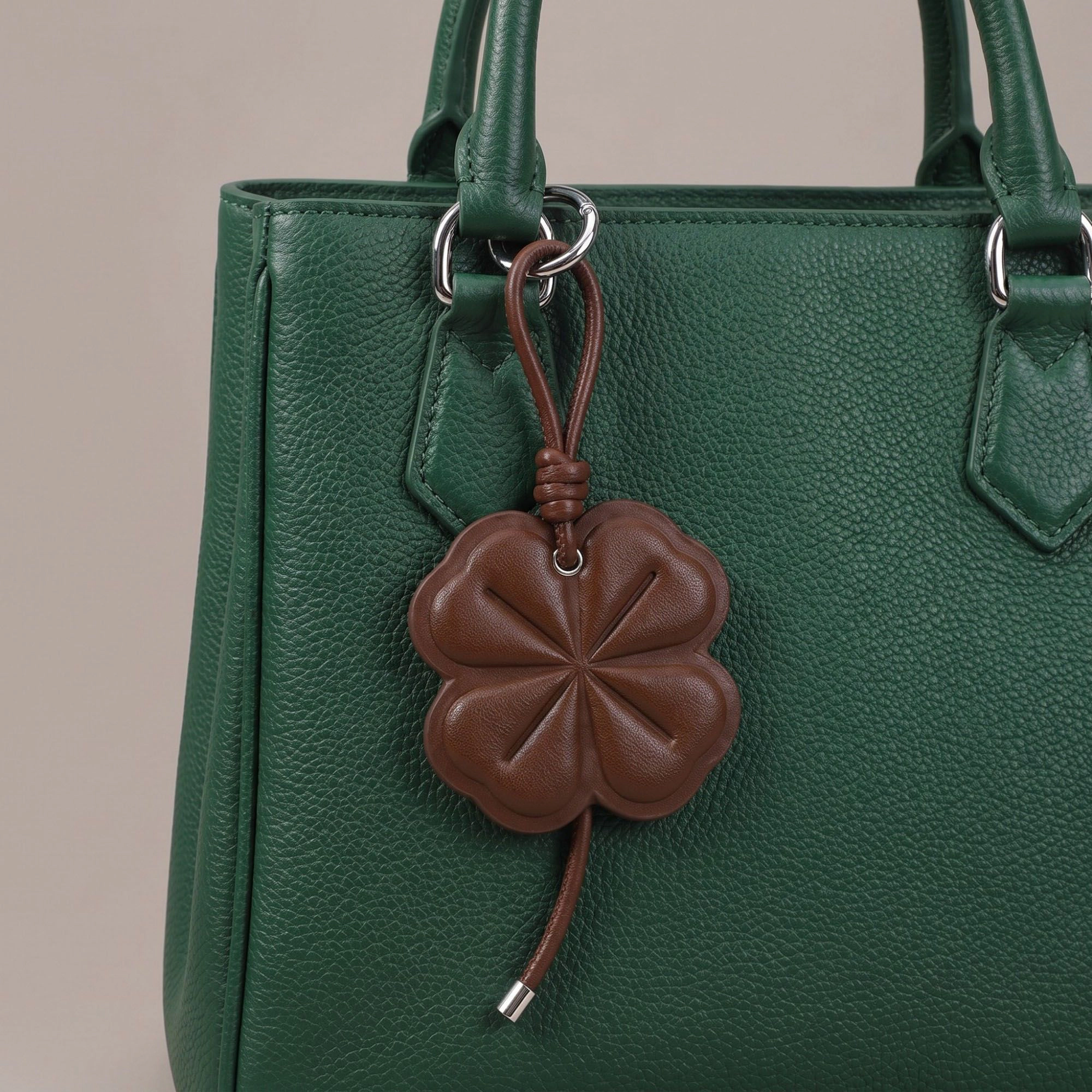 Alilang Women's Four-Leaf Clover Bag Charm with Silver Tone Clip