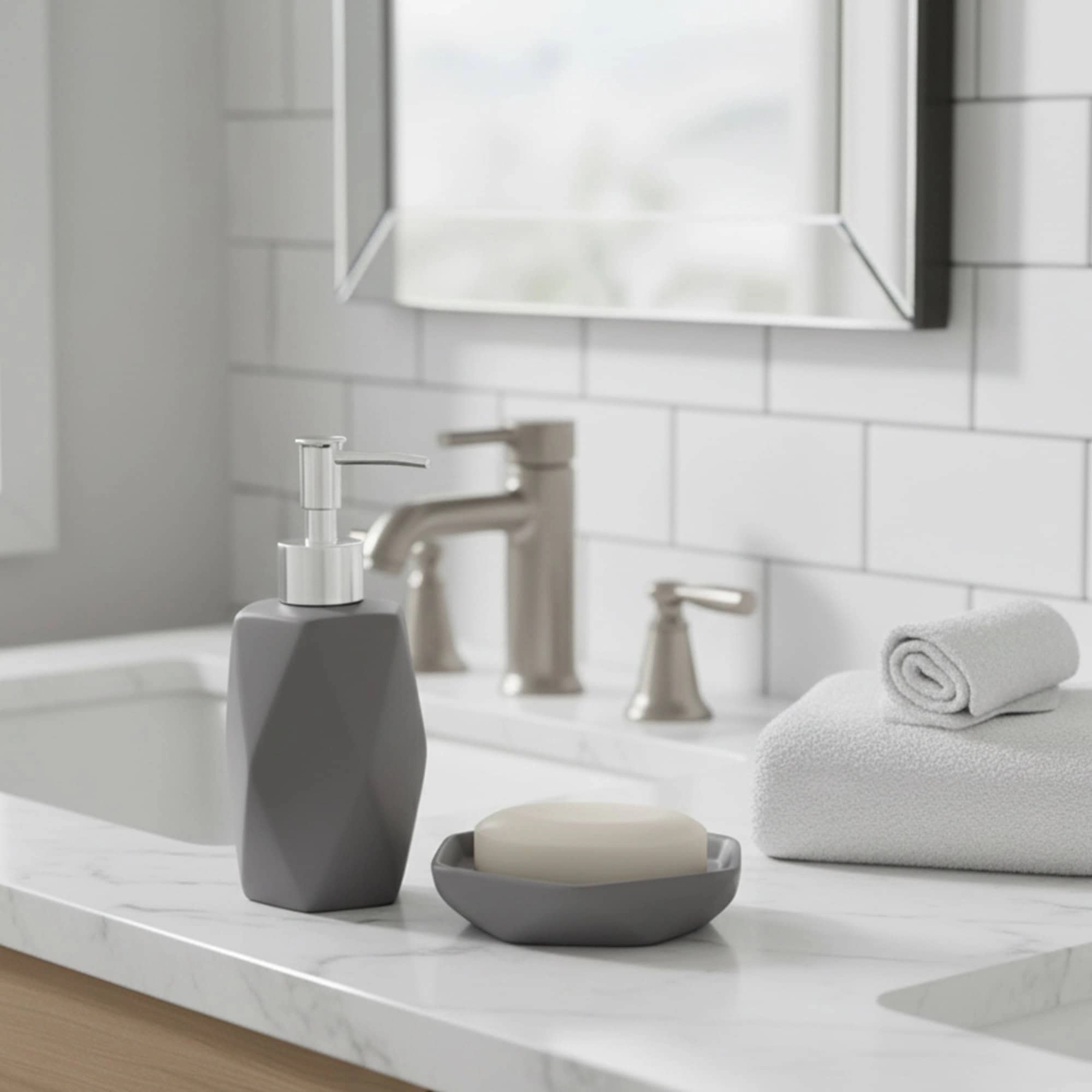 Evideco French Home Goods Diamond Faceted Stoneware Soap Dispenser, Matte Gray