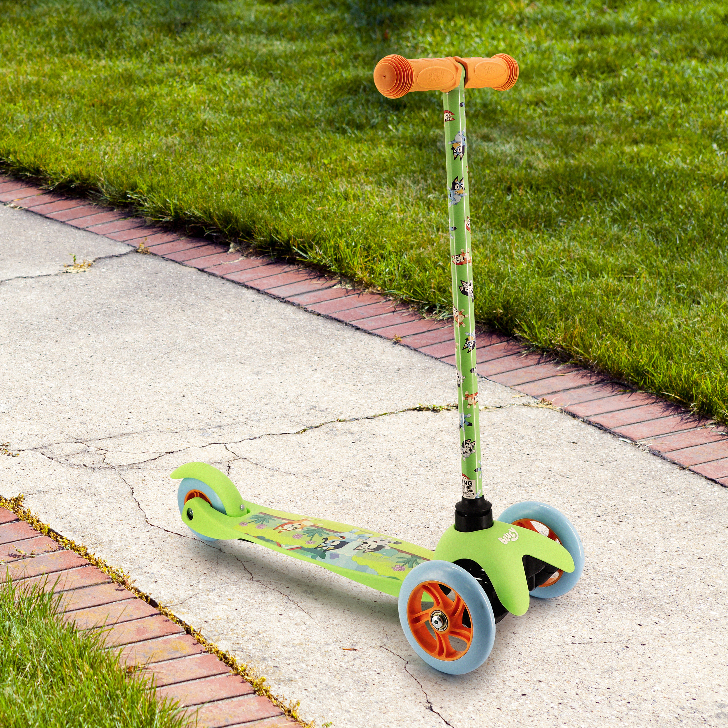 Bluey 3 Wheel Tilt and Turn Scooter