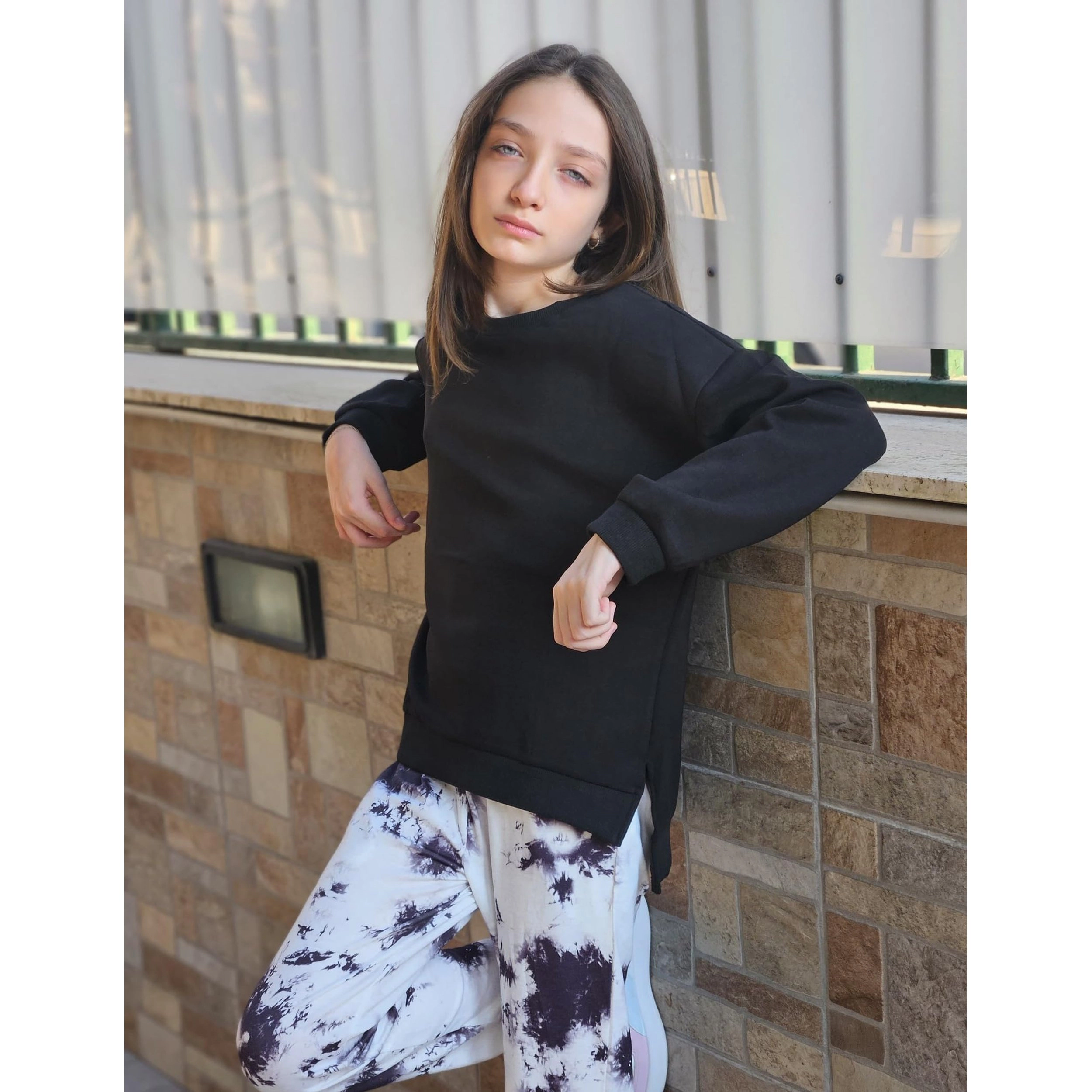 Arshiner Girls Crewneck Sweatshirt Long Sleeve Pullover Tops Drop Shoulder Sweatshirts Side Split