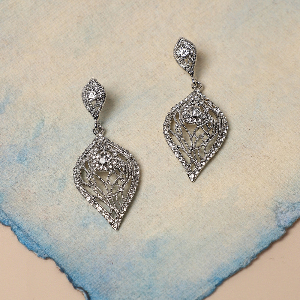 SOHI Women's Intricate Leaf Drop Earrings