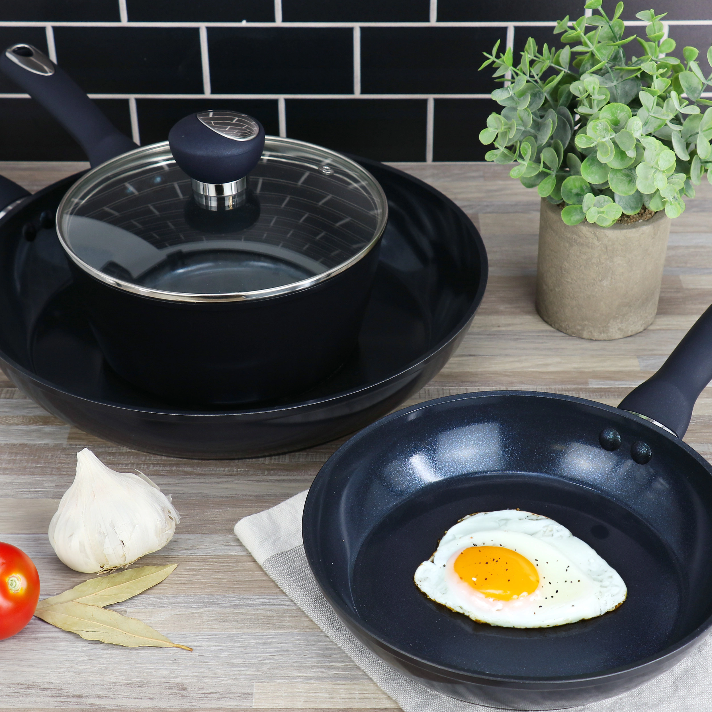 Oster Hawke 1.9 Quart Ceramic Nonstick Aluminum Saucepan with Lid in Dark Blue
