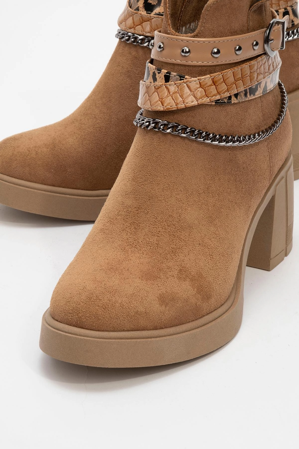 Prologue Shoes Womens Boliva Buckled Chain Block Heel Boot