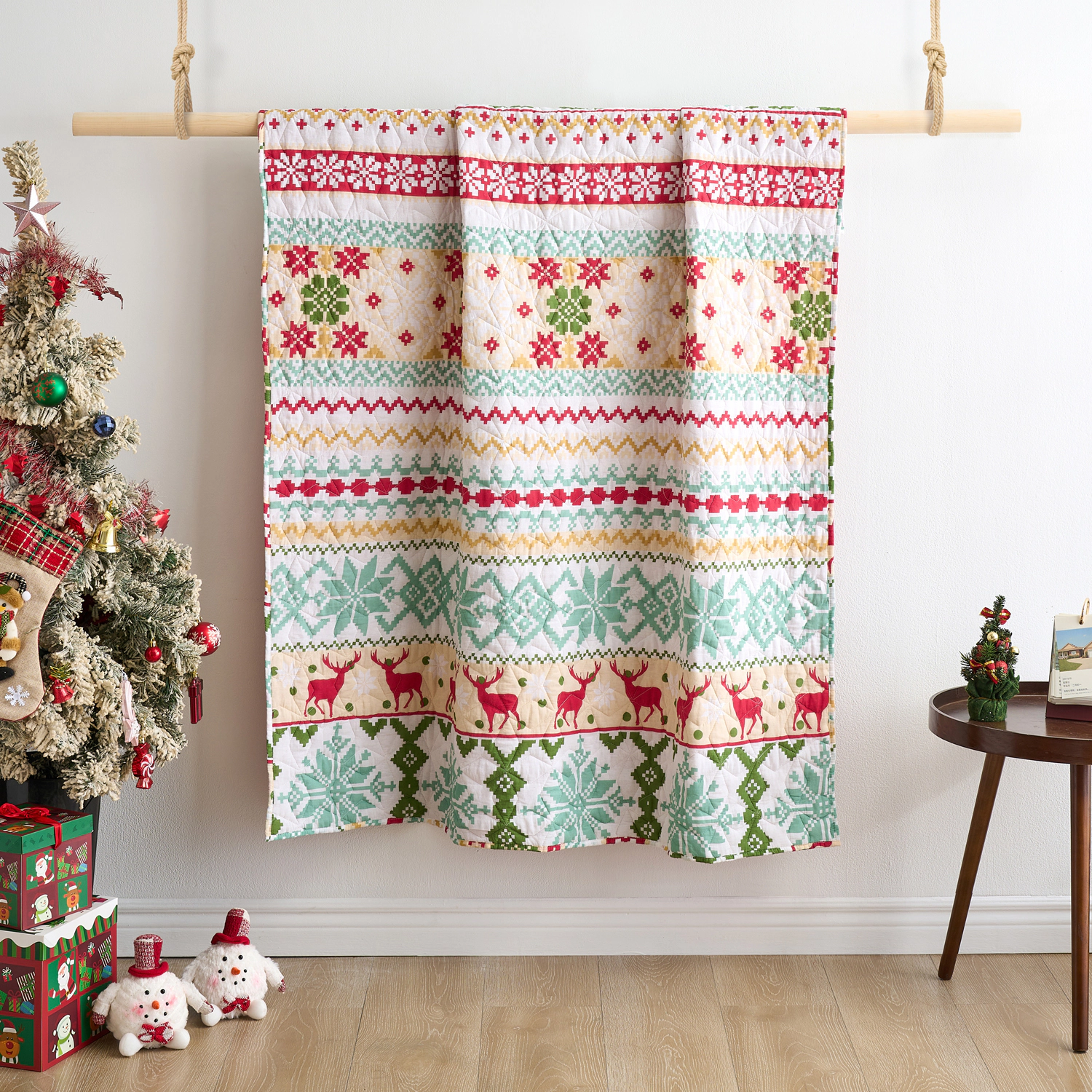 Greenland Home Fashion 100% Cotton Face Microfiber Back Polyester Fill Fair Isle Accessory Throw Snow