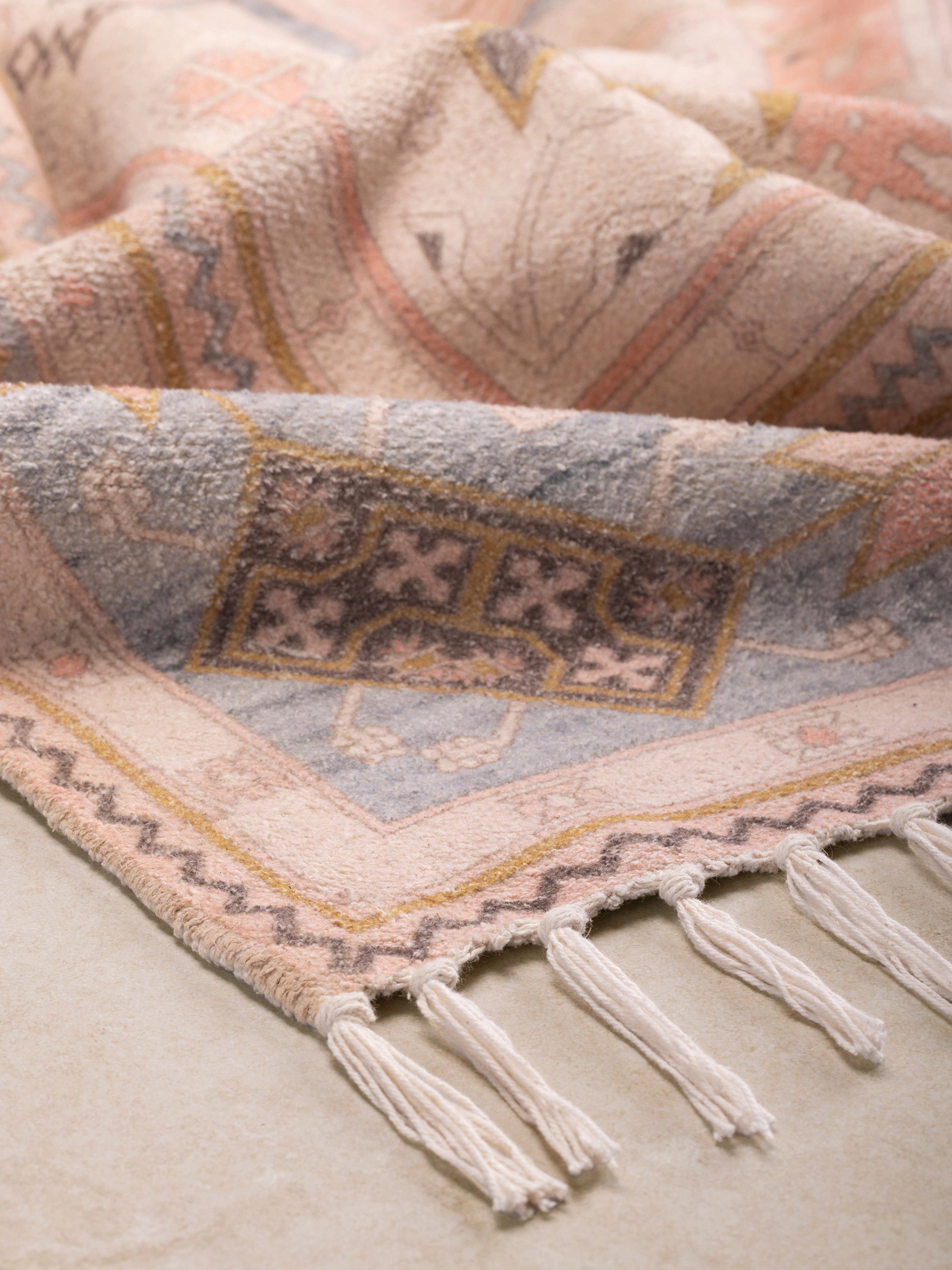 GAURI KOHLI Delmar Area Rug 5'x8'