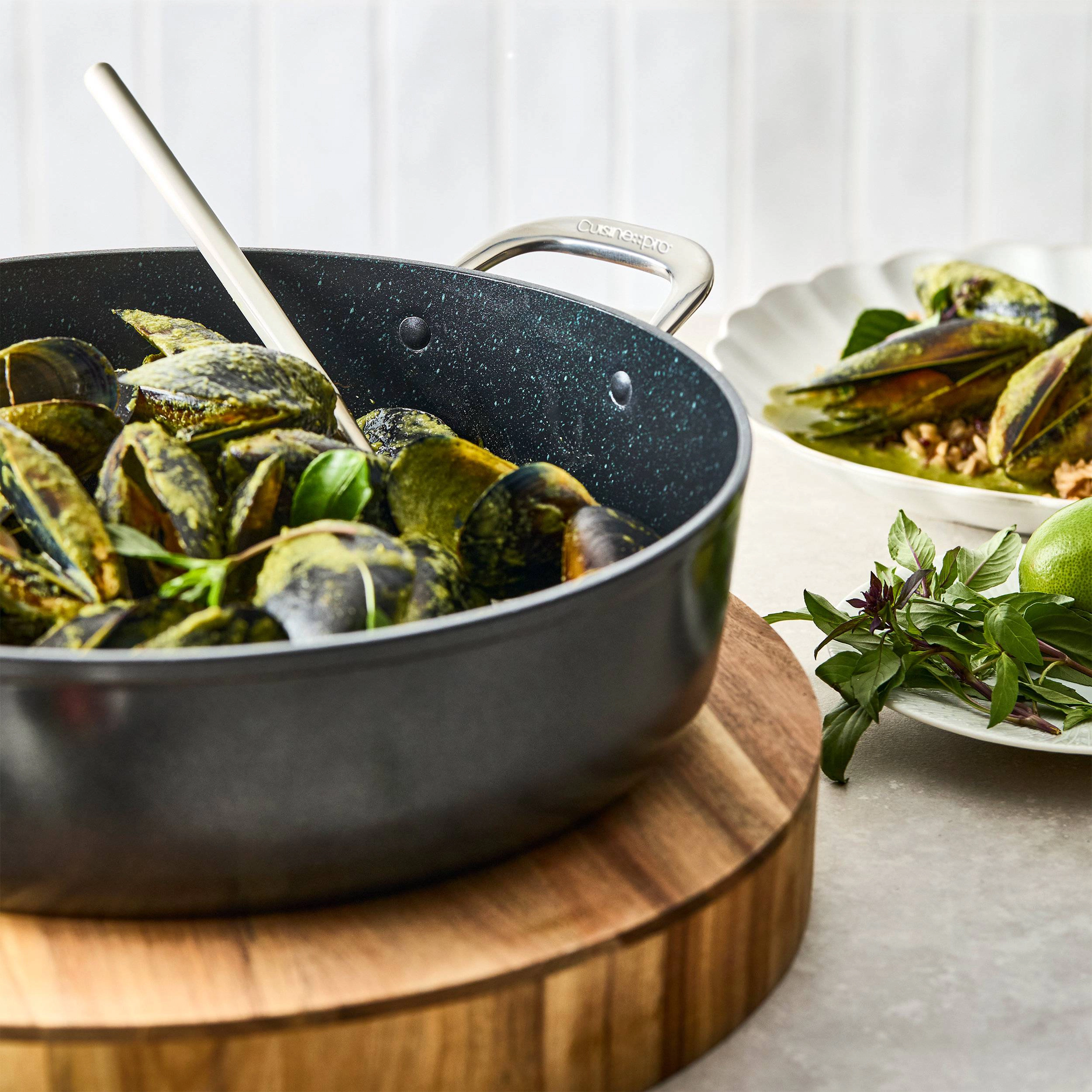 Cuisine::pro® GREEN STONE™ 6.1 Qt. Ultimate Pan With Lid