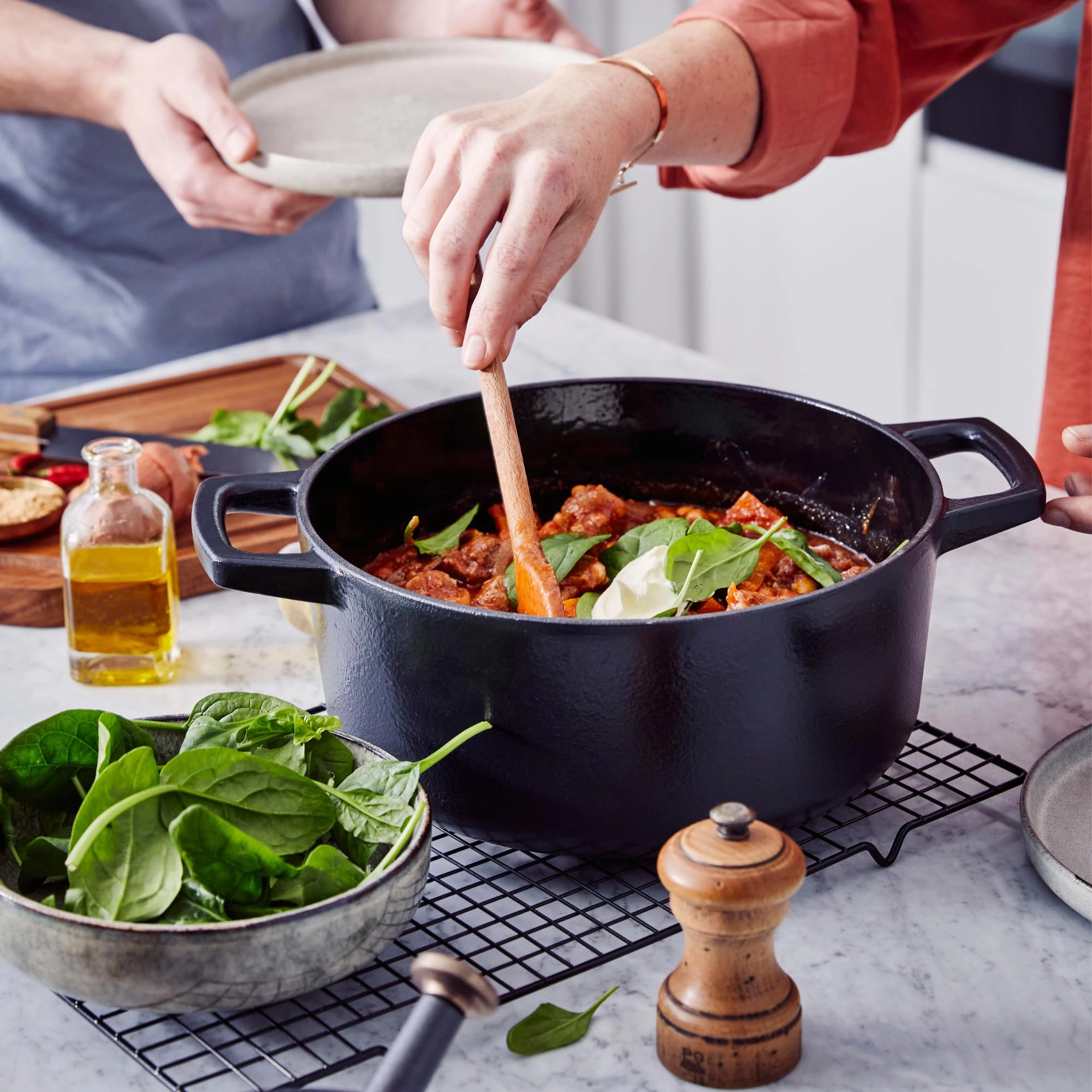 Alva Nori 5 Qt Enameled Cast Iron Dutch Oven