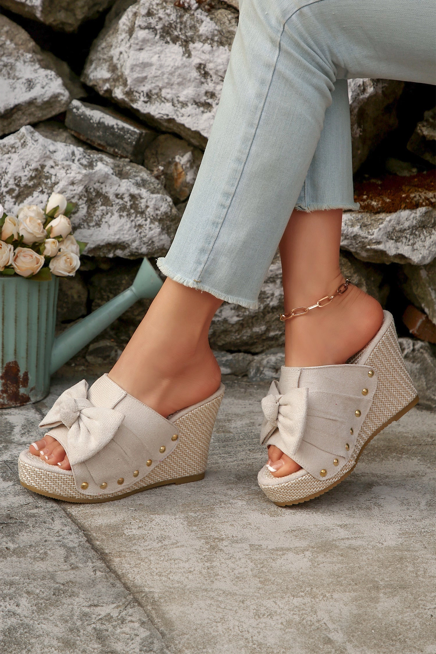 Threaded Pear Women's Nyomi Studded Wedge Platform Slippers