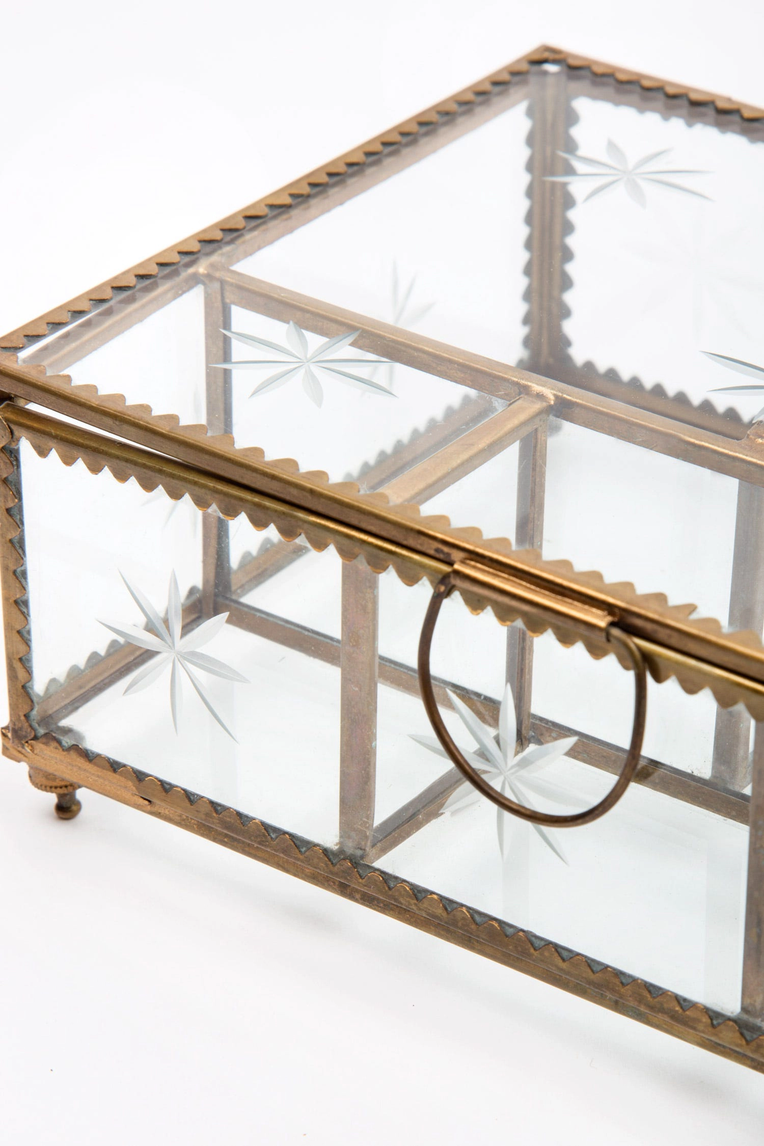 Ten Thousand Villages Sweet Star Box ()