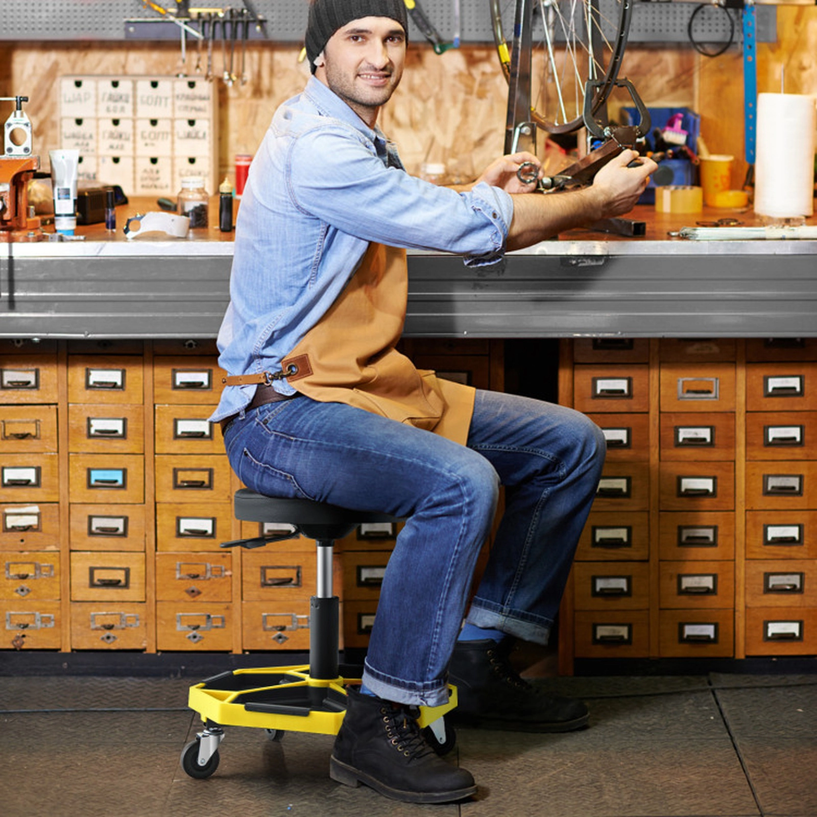 SUGIFT 4 Removable Chassis Magnetic Tool Tray Pneumatic Rolling Mechanic Stool 20-in x 20-in x 16-in 330-lb Yellow