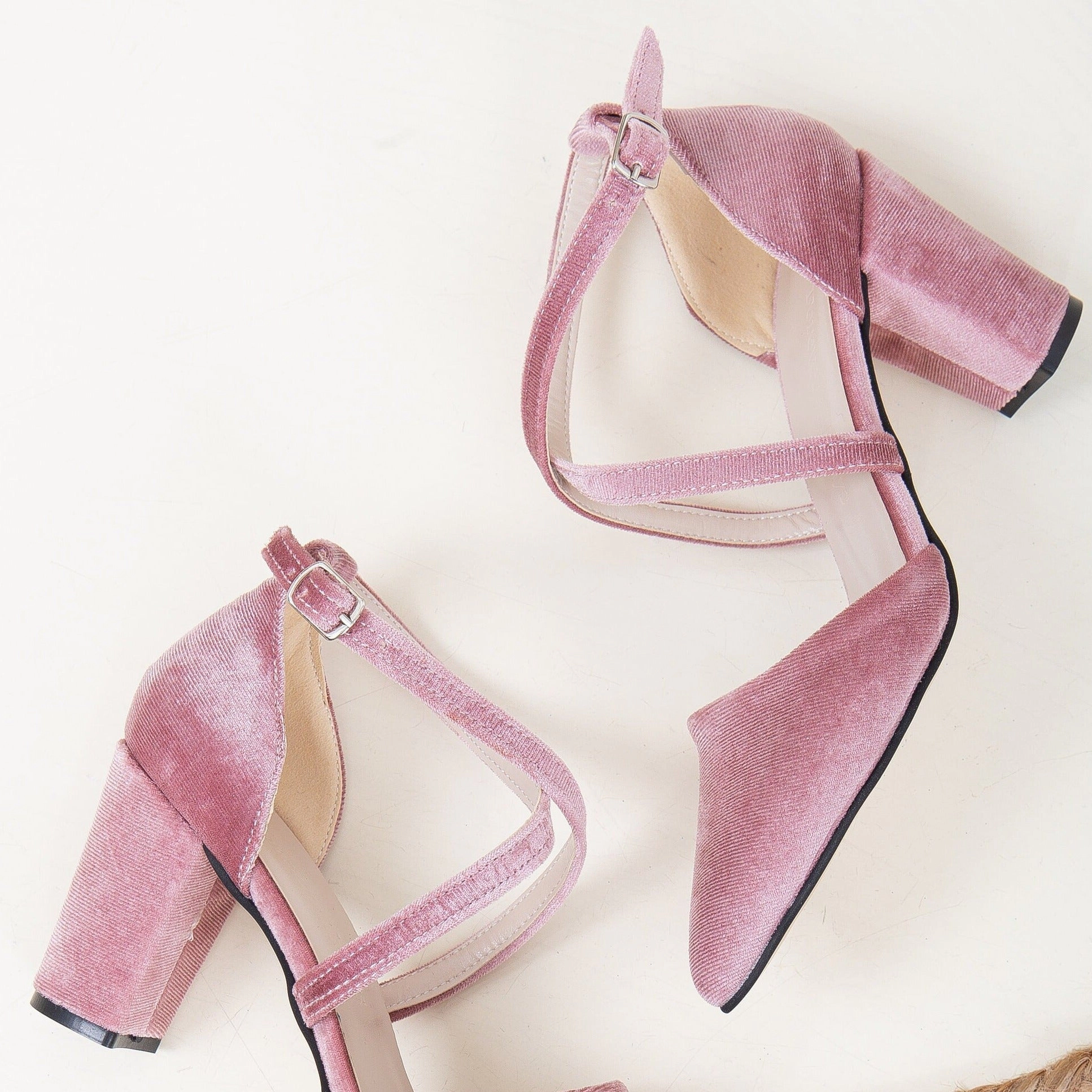 Forever & Always Womens Sina Criss Cross High Block Heels