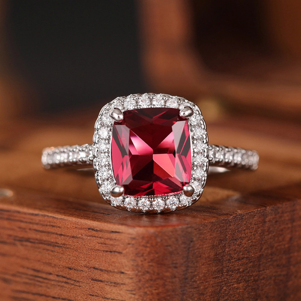 Exquisite 4-Prong Red Synthetic Gemstone Solitaire Ring