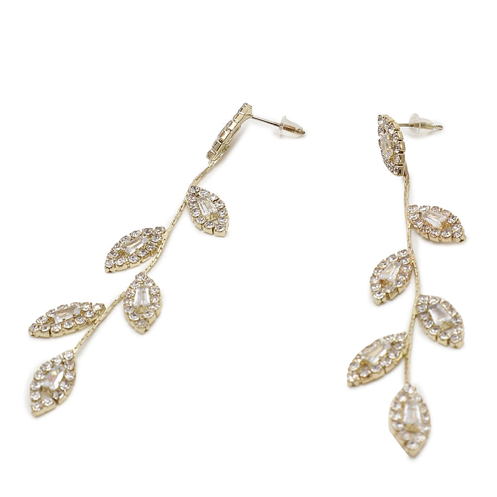 SOHI Women's Gold Plated Contemporary Drop Earring with Pearls