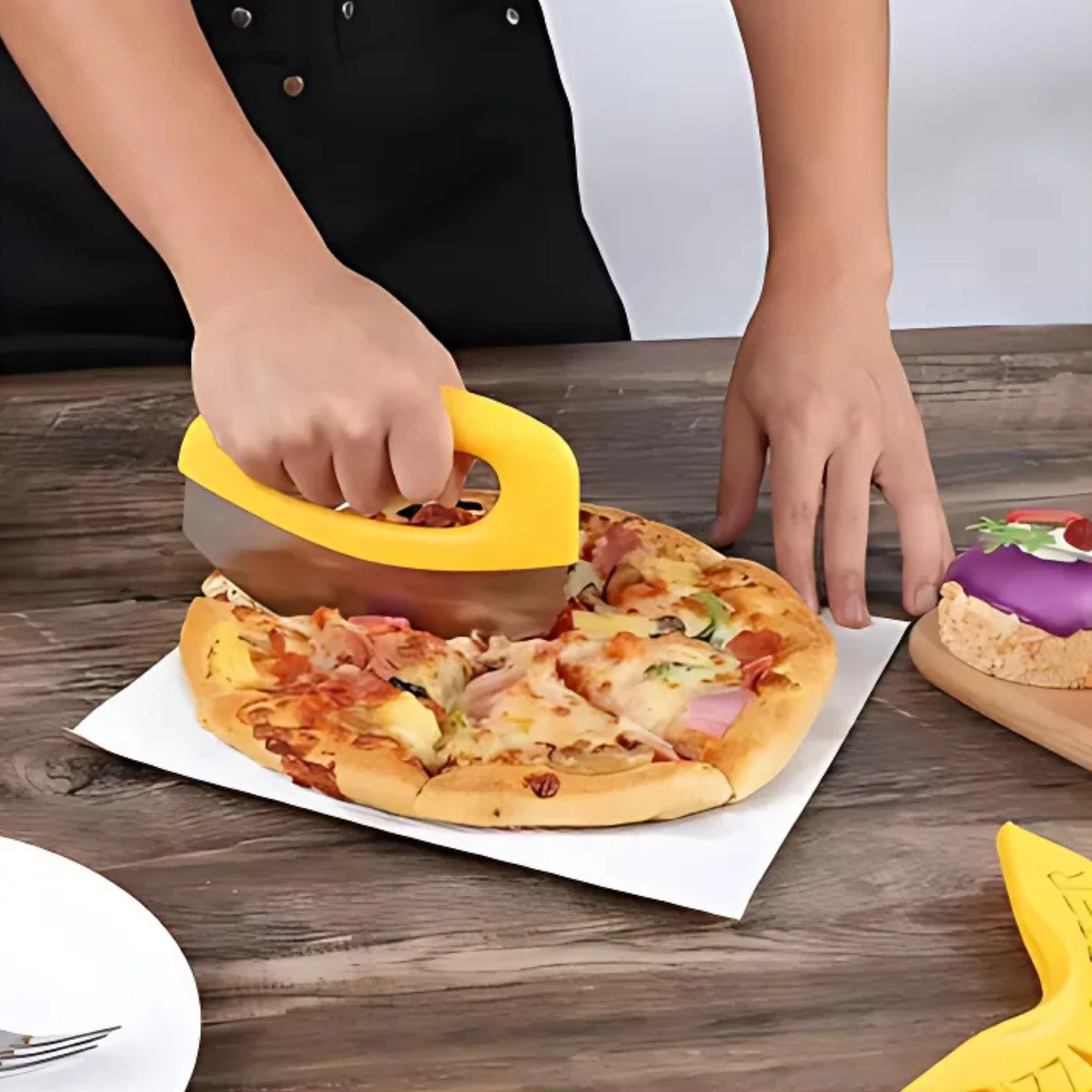 Kitcheniva 6.1 Inch Stainless Steel Pizza Cutter With Cover