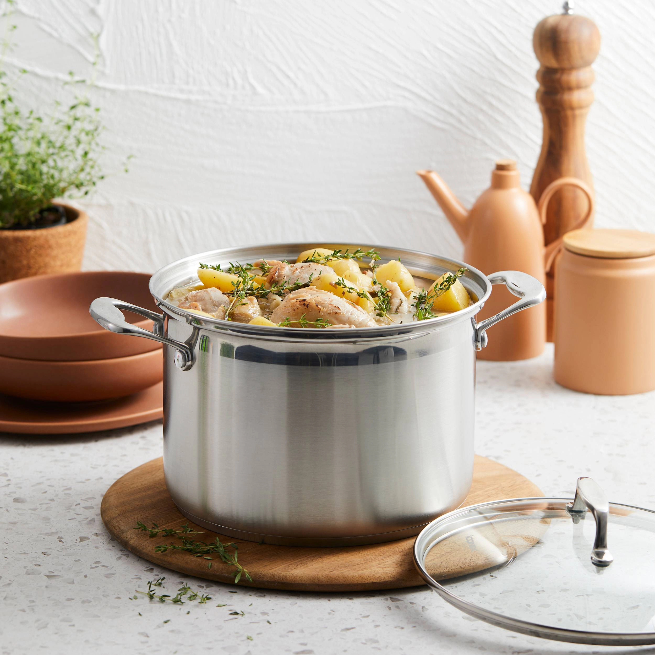 Cuisine::pro® iconiX® Casserole With Lid 9.5"