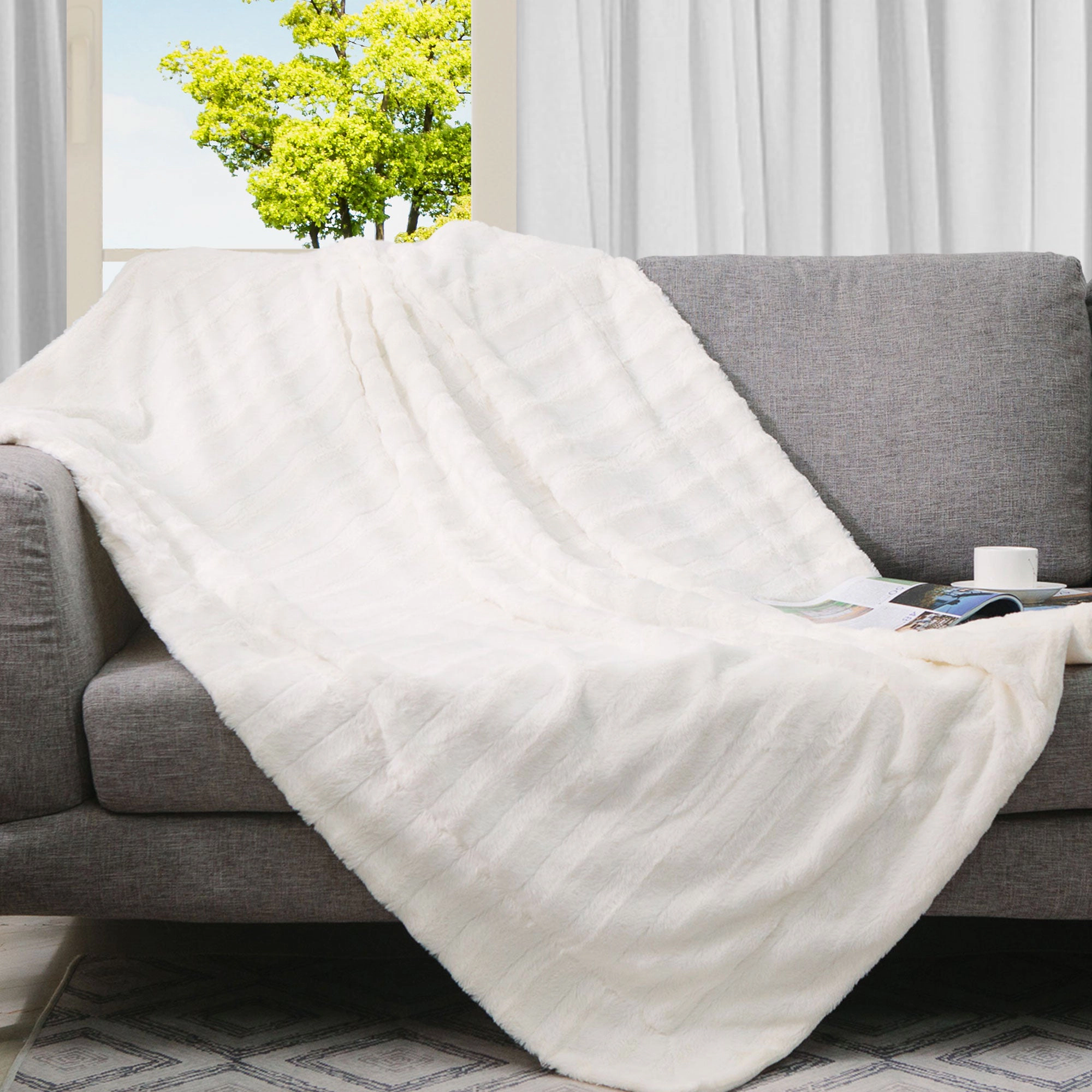 Cheer Collection 88 x 108-Inch Ultra Soft Reversible Faux Fur and Microplush Blanket for Couch Bed