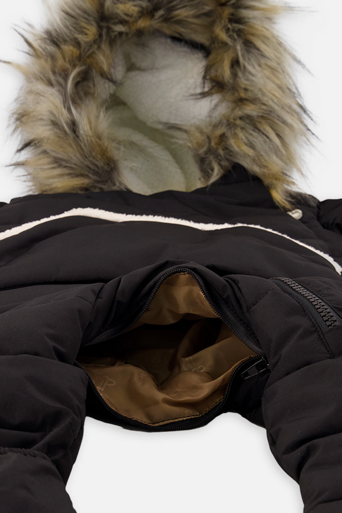 Deux par Unisex Snug One Piece Snowsuit Adapted for Car Seats with Faux Fur-Trimmed Hood