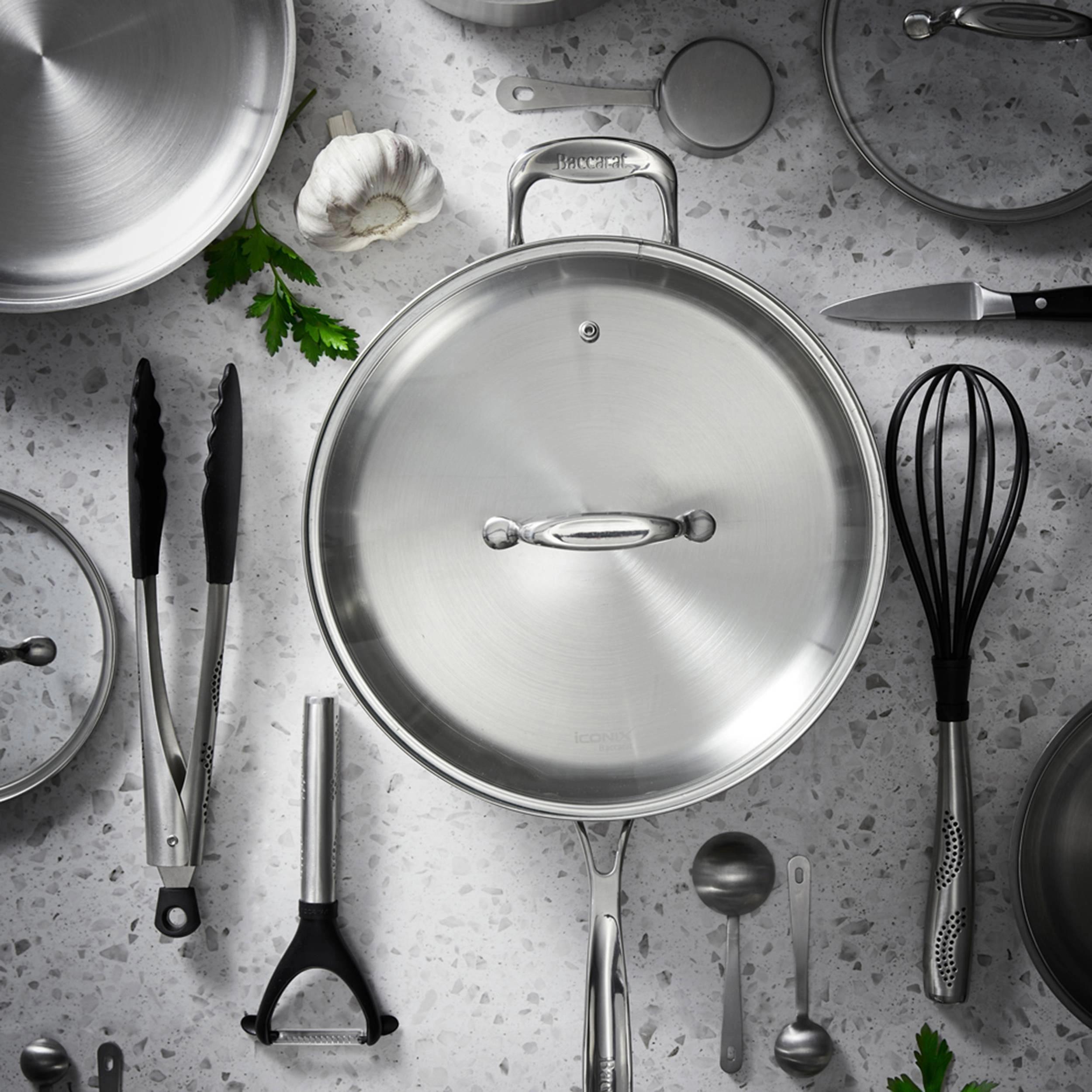 Cuisine::pro® iconiX® Sauté Pan With Lid 11"