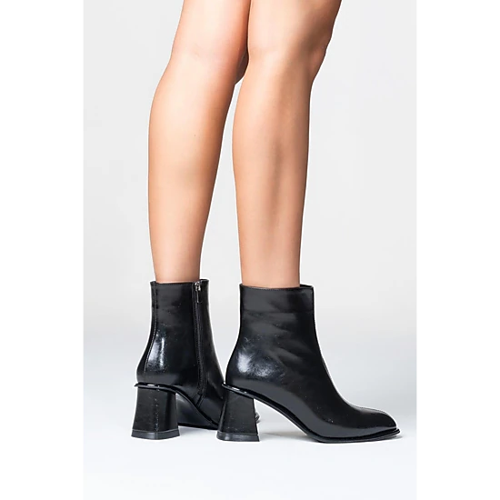 Prologue Shoes Womens Maura Block Heel Boot
