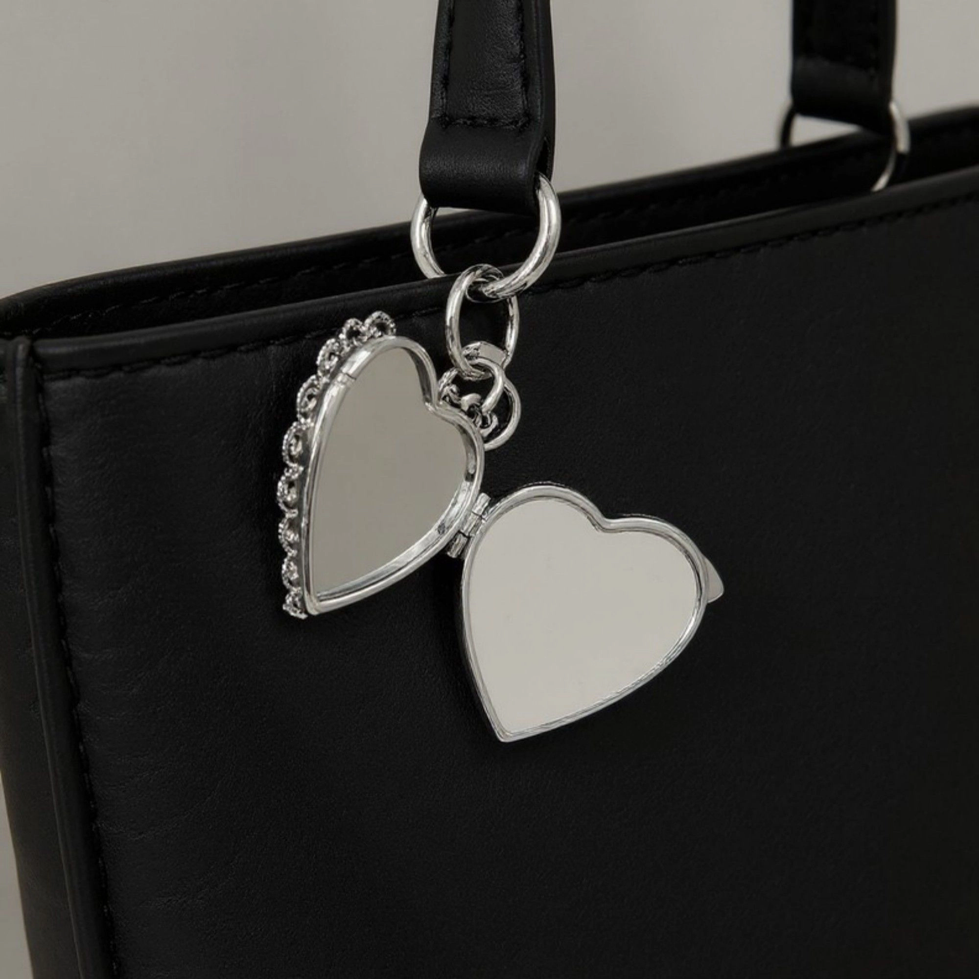 Alilang Women's Lace Heart Charm Keychain with Pearl Bow Accent Valentine
