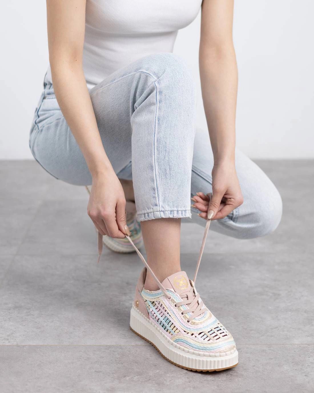 XTI Women's Sneakers Taupe