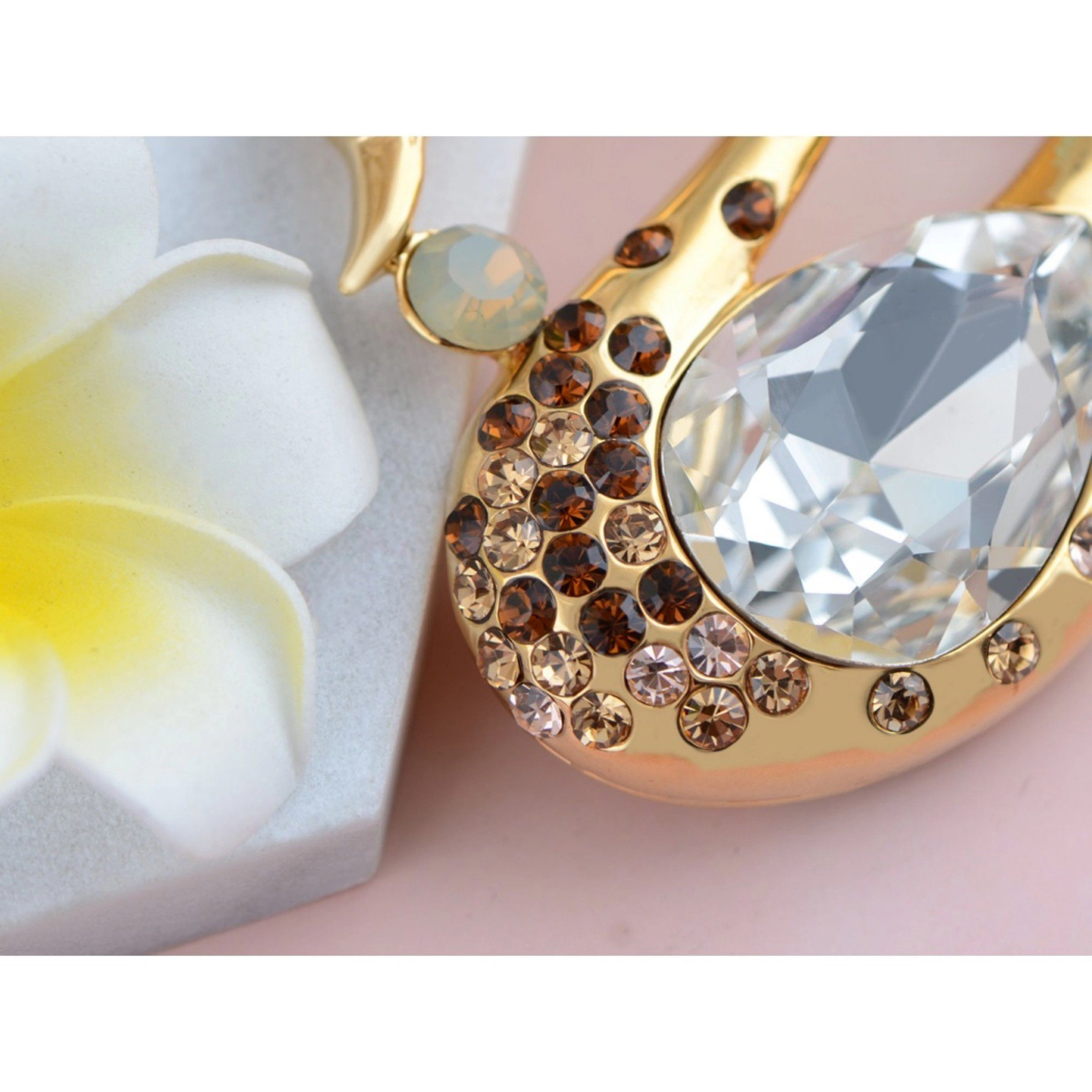 Alilang Women's Swan Keychain Charm with Faceted Teardrop Stone and Crystal Accent Body